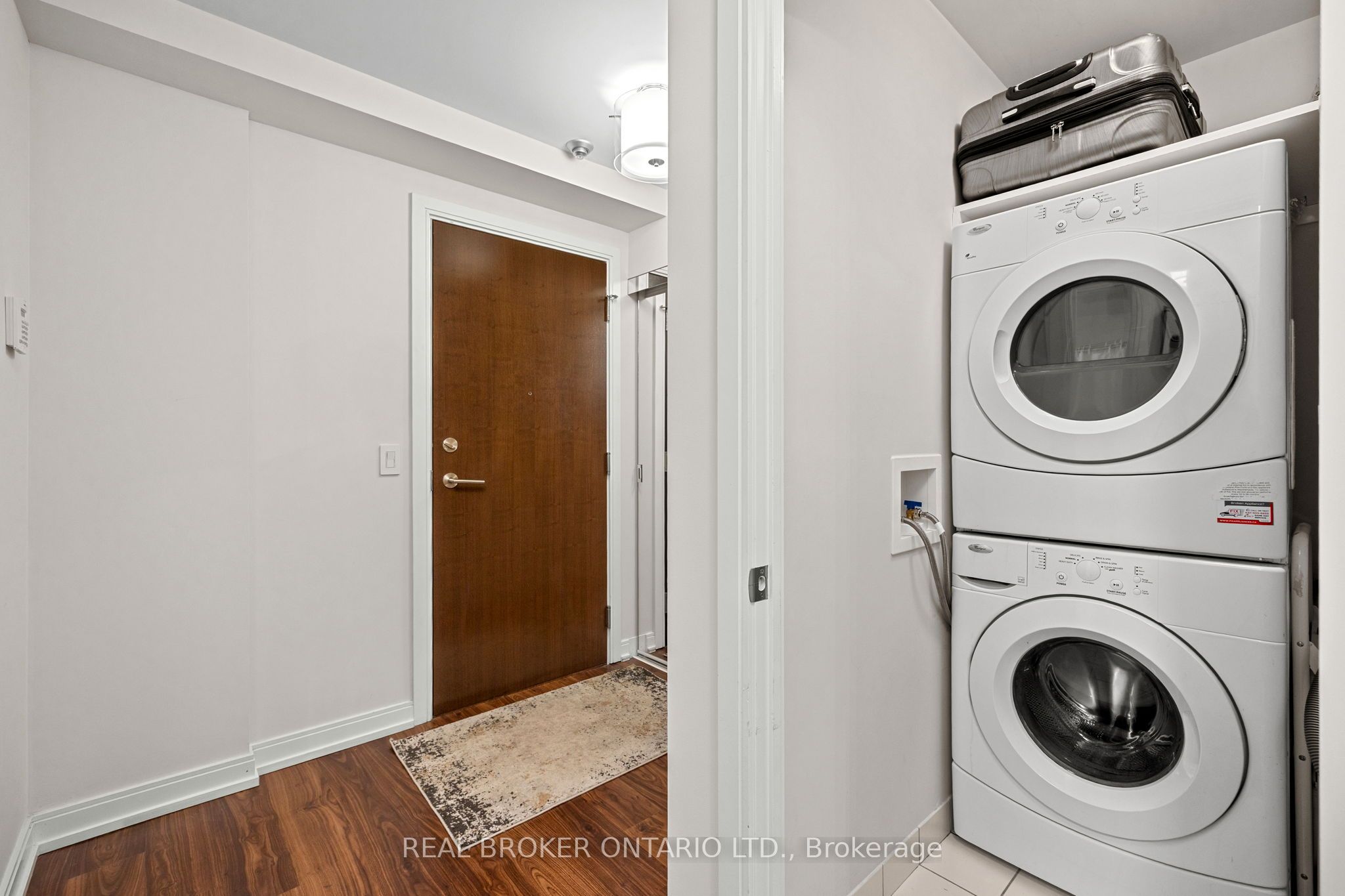 #119 - 181 Village Green Square Property Photo 20