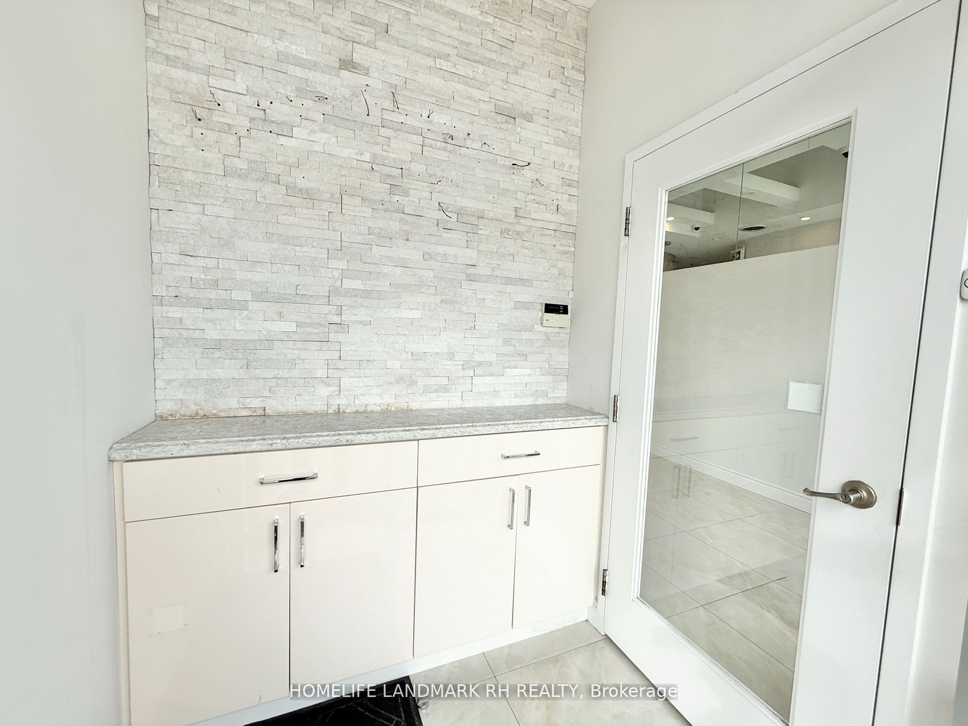 668 Silver Star Boulevard 216 Property Photo 4