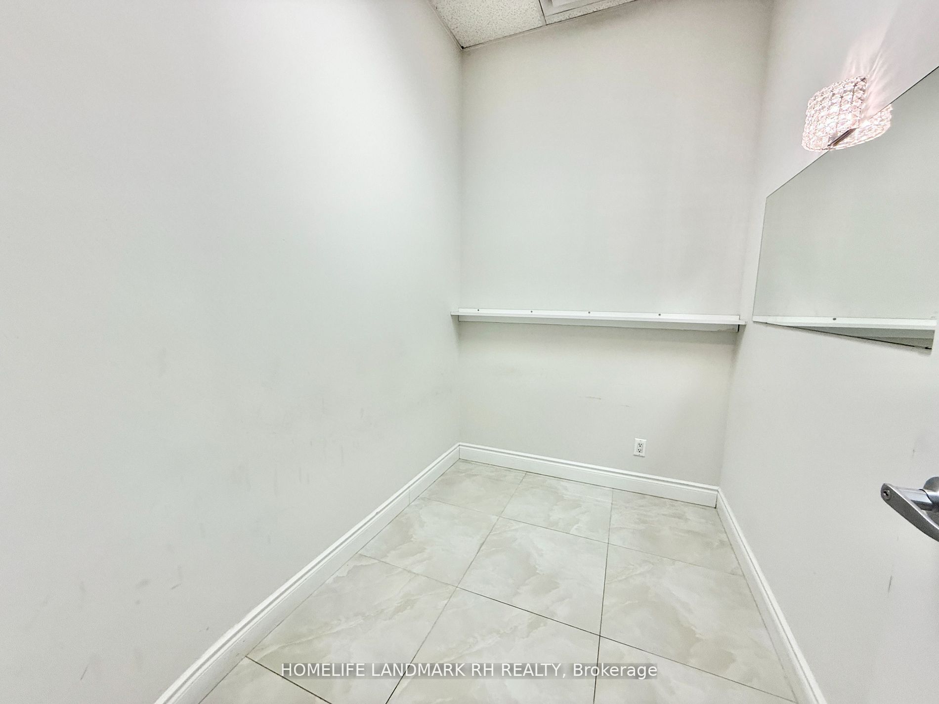 668 Silver Star Boulevard 216 Property Photo 8
