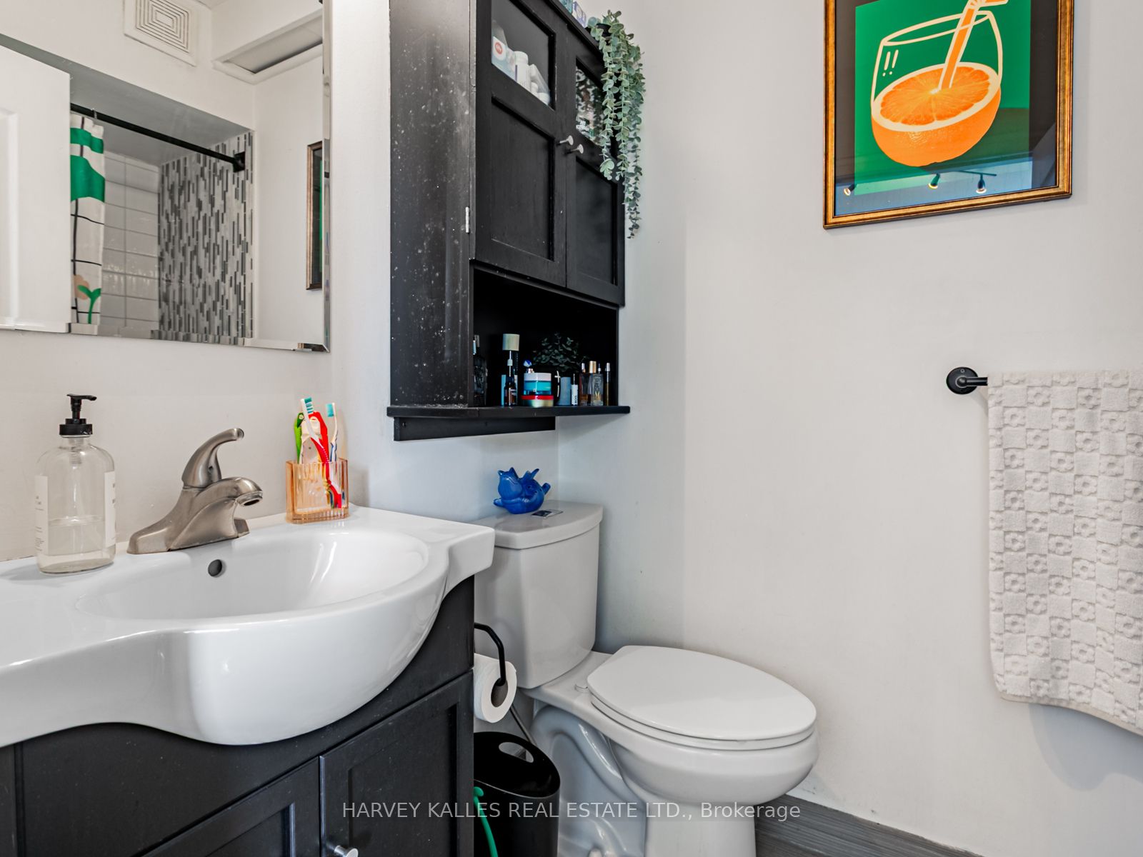 45 Strathmore Boulevard Property Photo 10