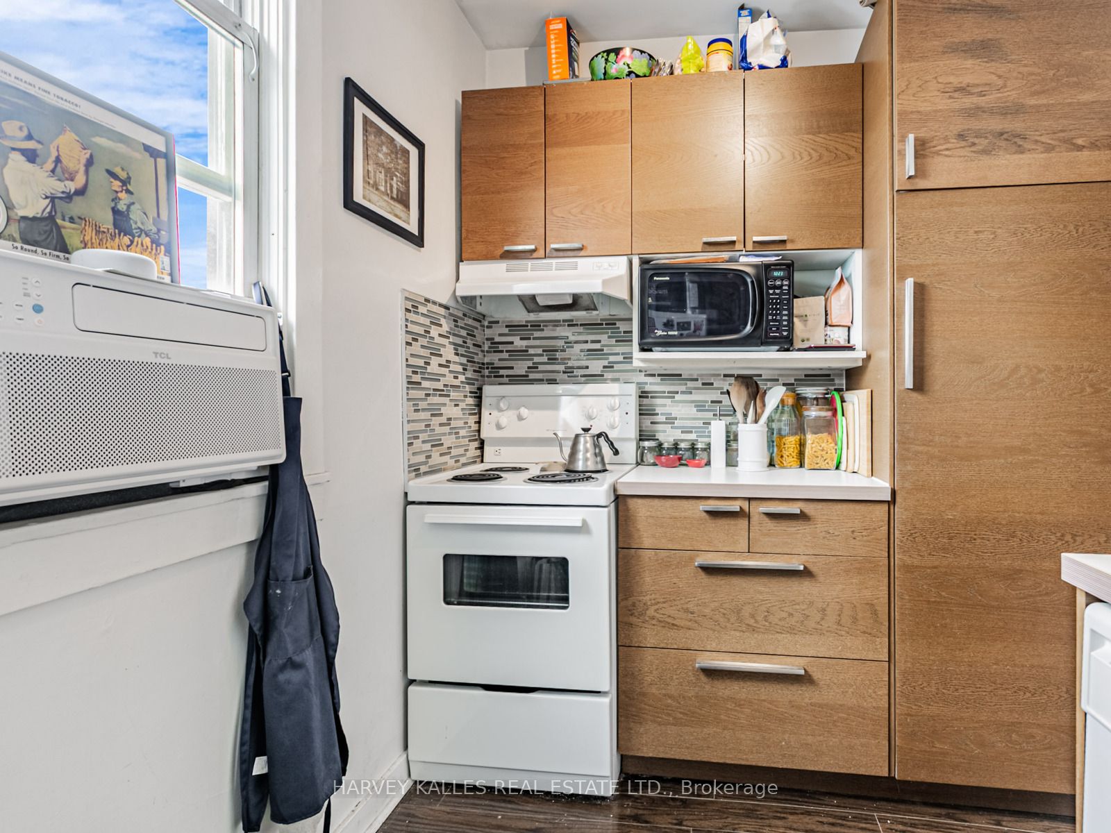 45 Strathmore Boulevard Property Photo 13