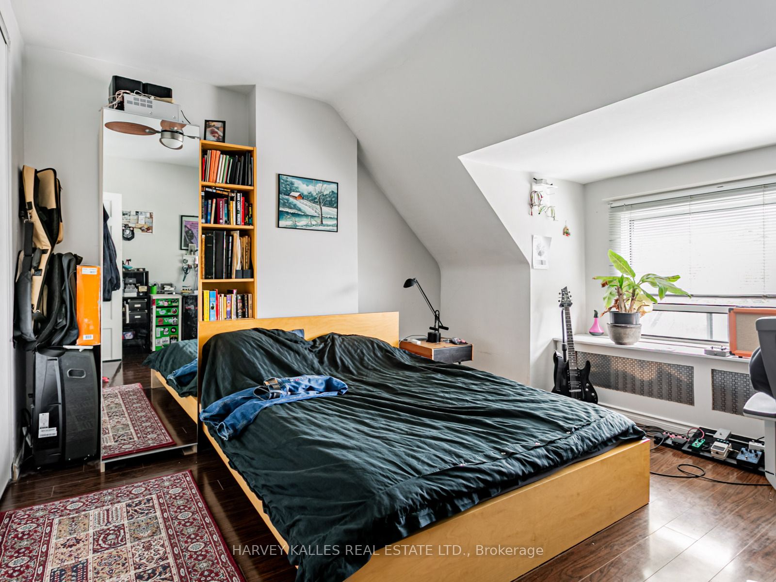45 Strathmore Boulevard Property Photo 16
