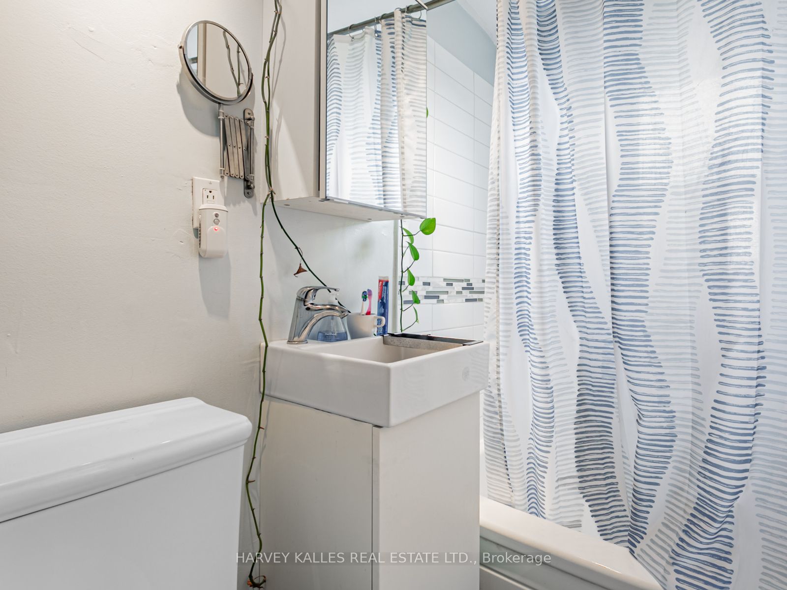 45 Strathmore Boulevard Property Photo 17