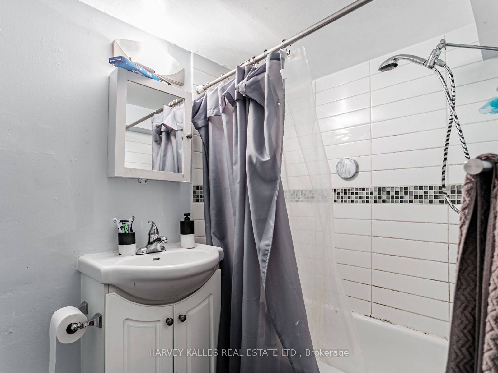 45 Strathmore Boulevard Property Photo 22