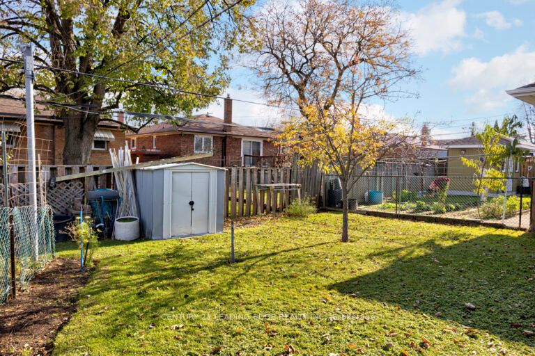 121 Hiscock Boulevard Property Photo 3