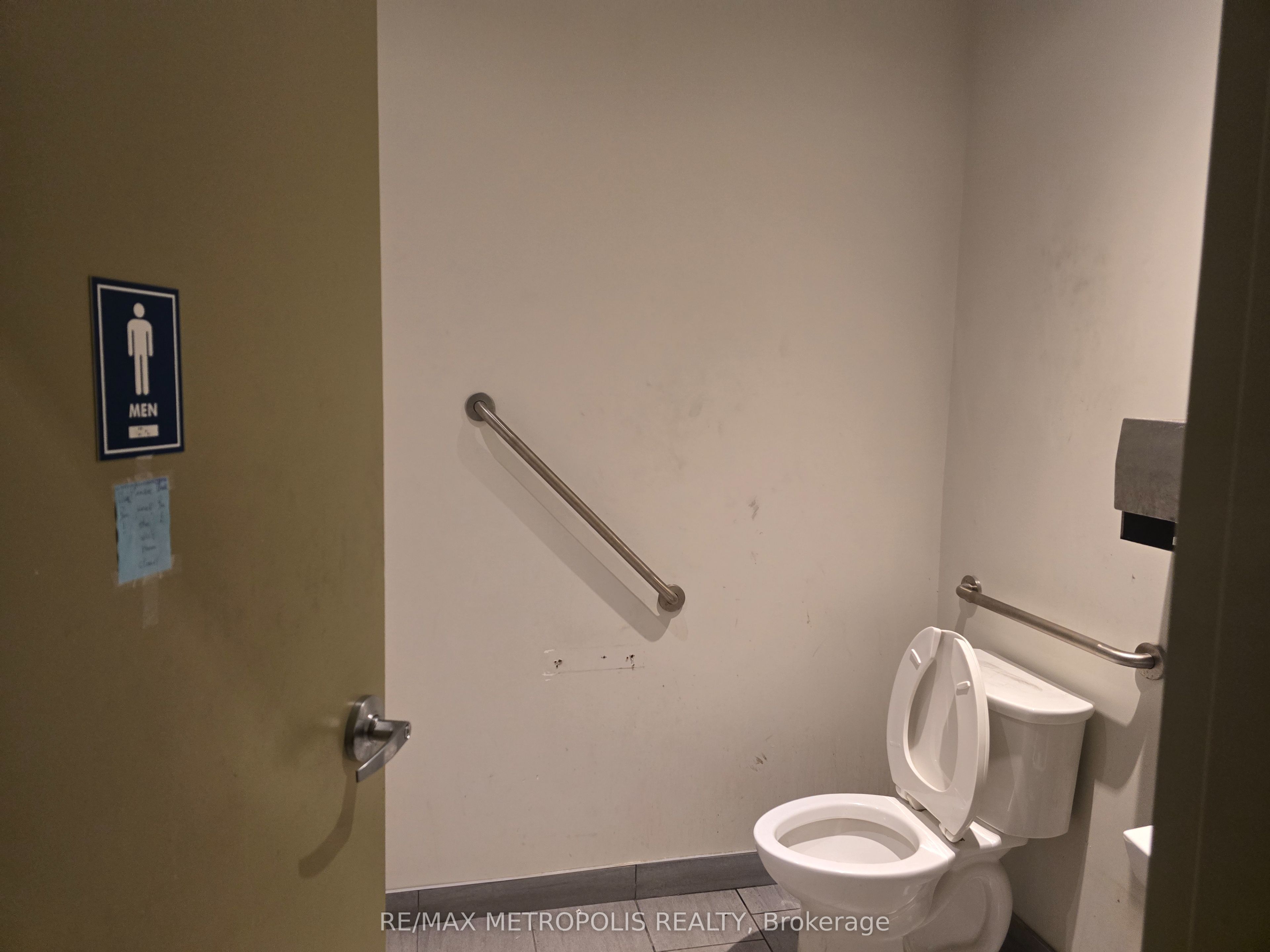 2432 Eglinton Avenue Property Photo 4