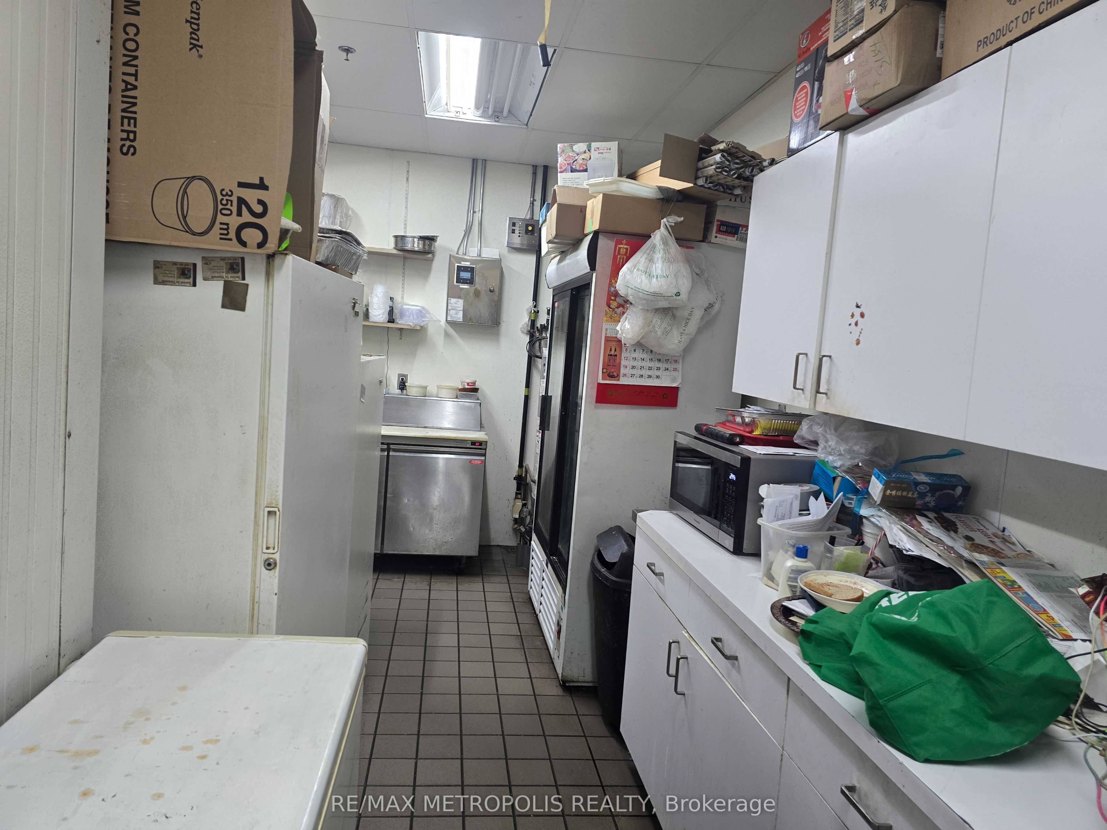 2432 Eglinton Avenue Property Photo 12