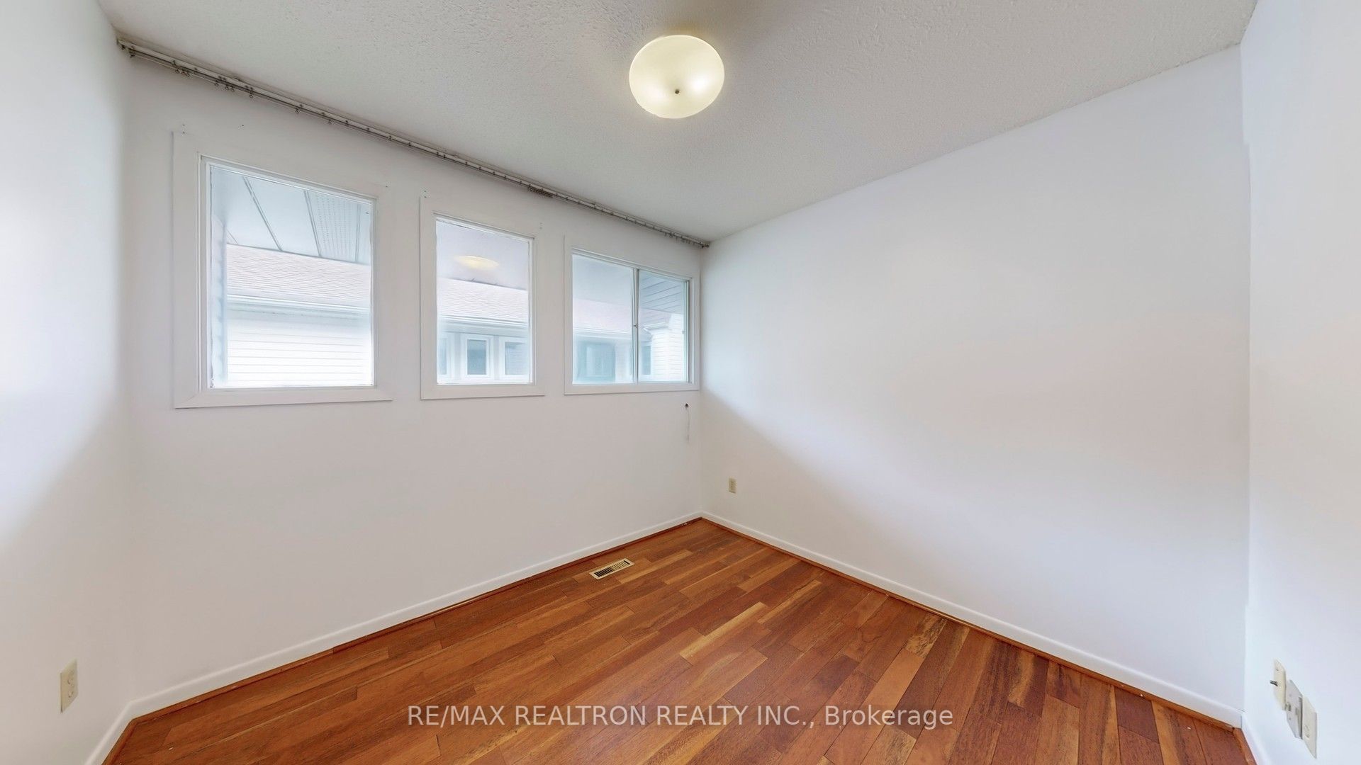 7 Roughfield Crescent Property Photo 27