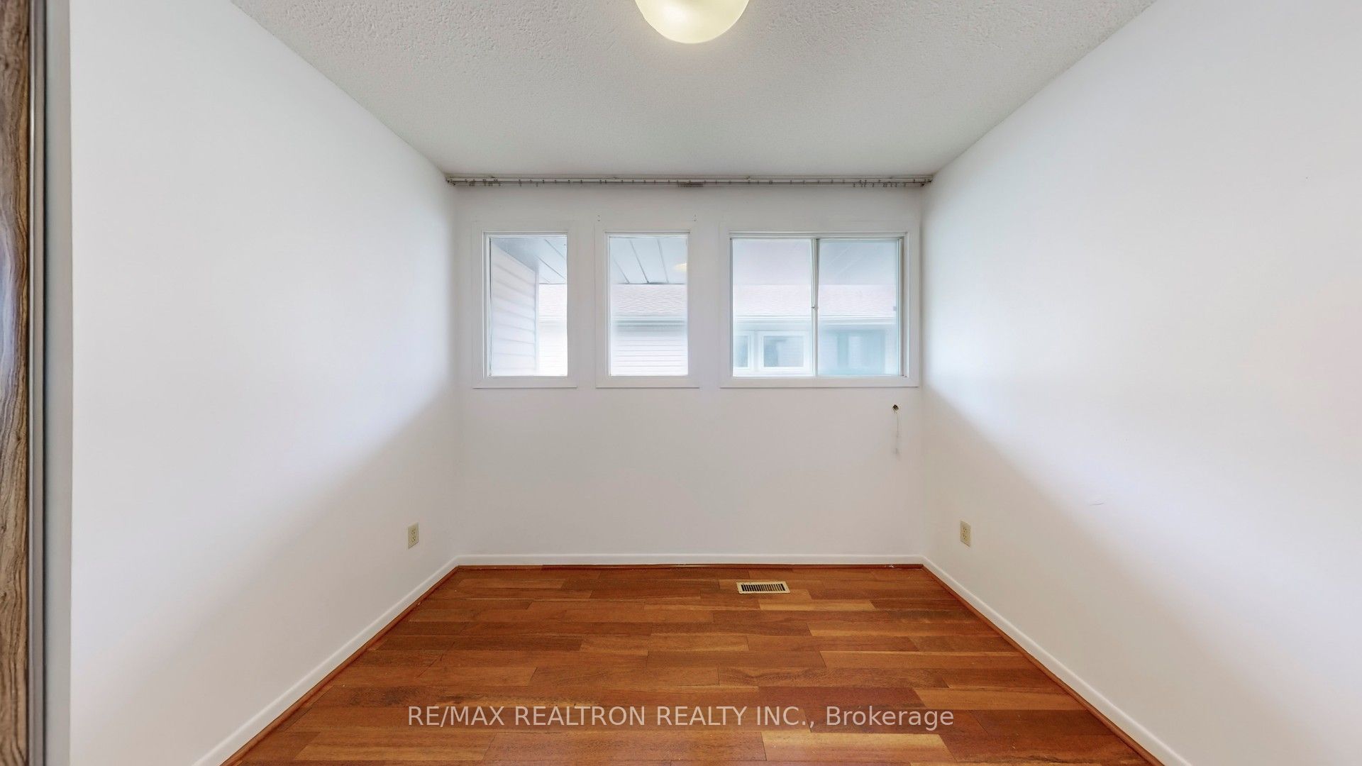7 Roughfield Crescent Property Photo 28