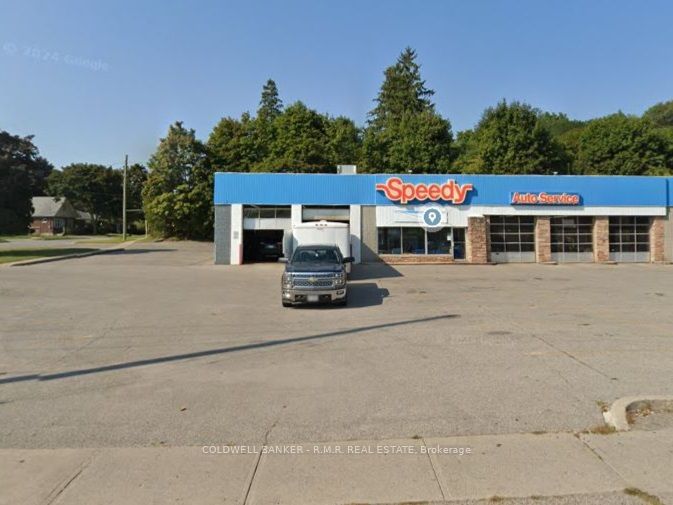 1080 Simcoe Street Property Photo 2