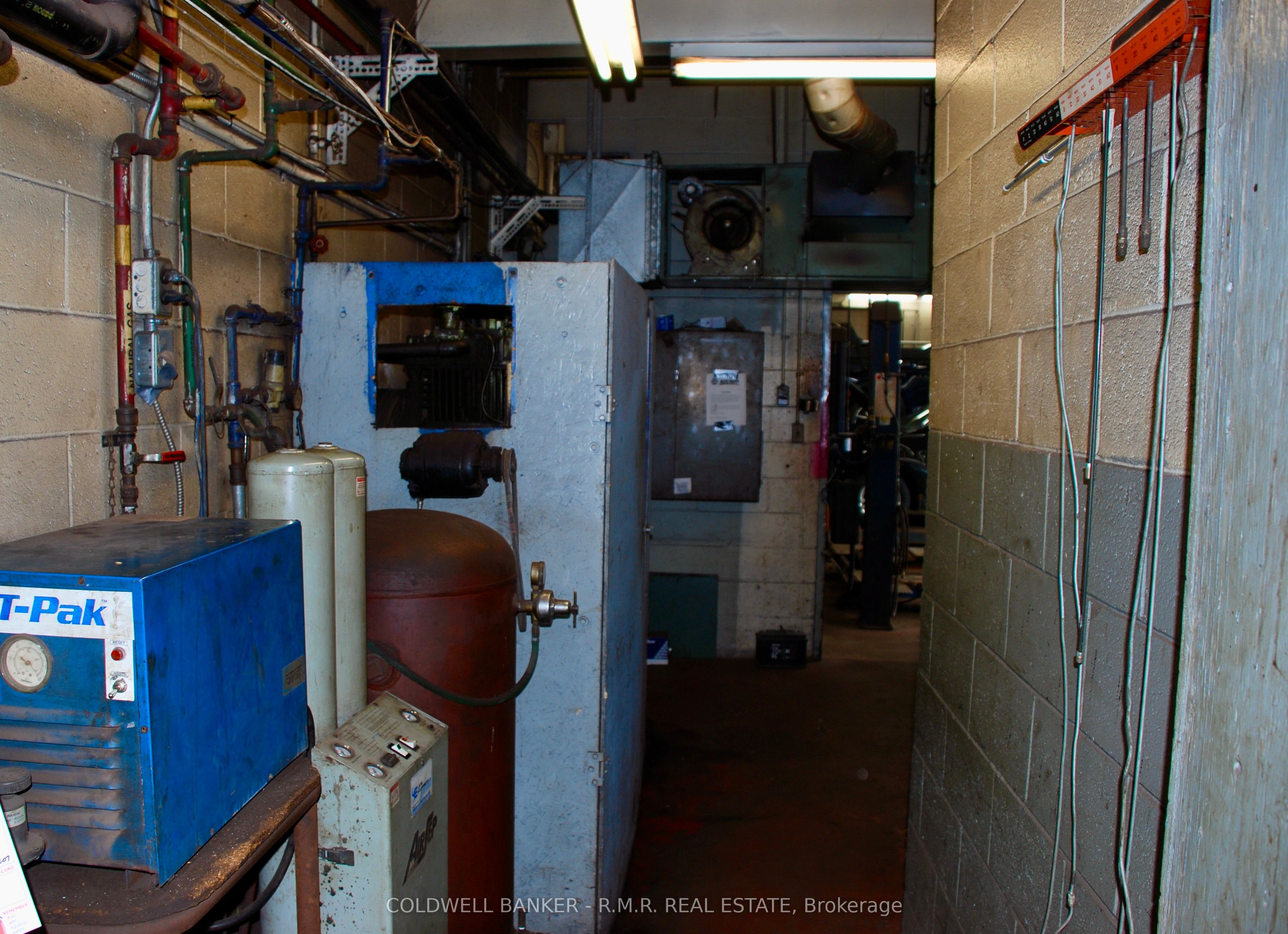 1080 Simcoe Street Property Photo 7