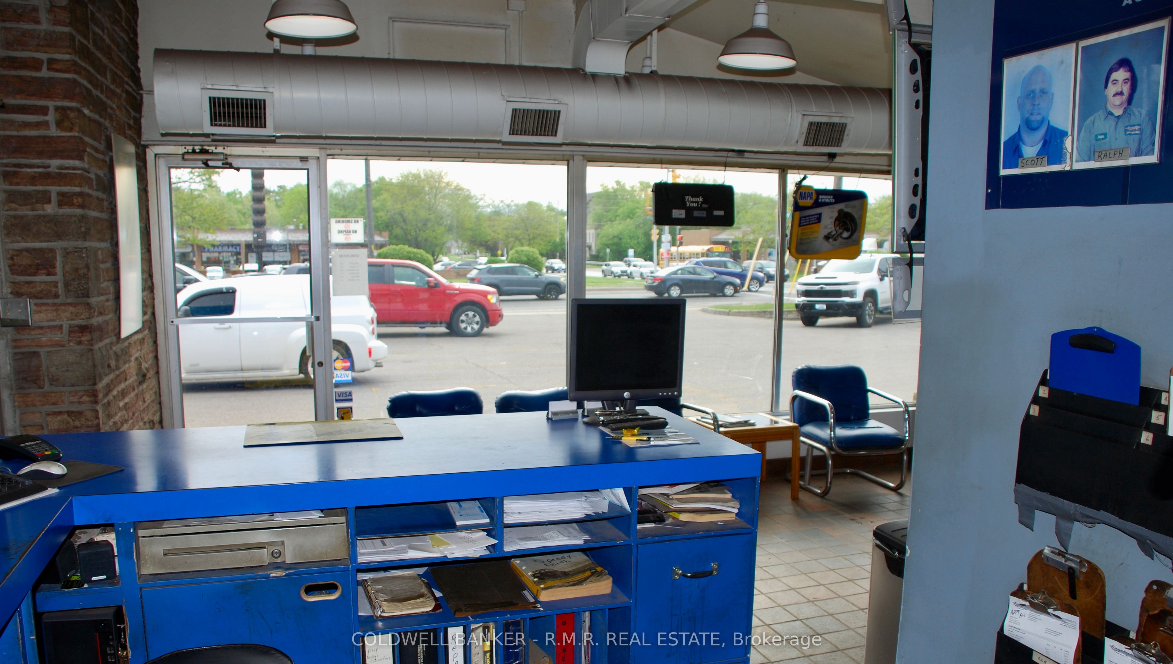 1080 Simcoe Street Property Photo 8