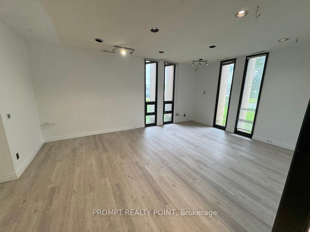228 Midwest Road Property Photo 6