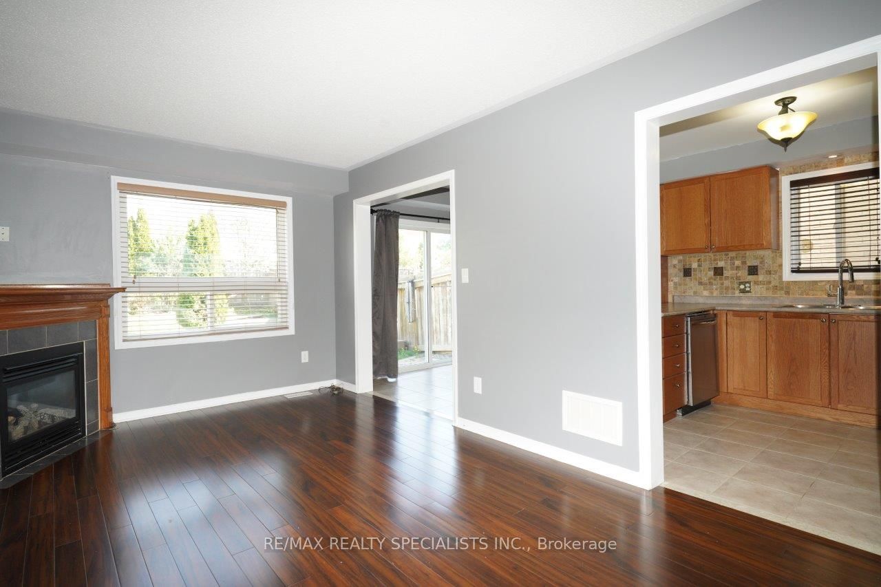 548 Falconridge Drive Property Photo 6