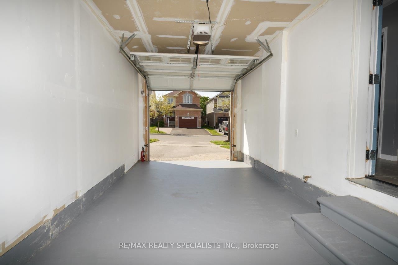 548 Falconridge Drive Property Photo 42