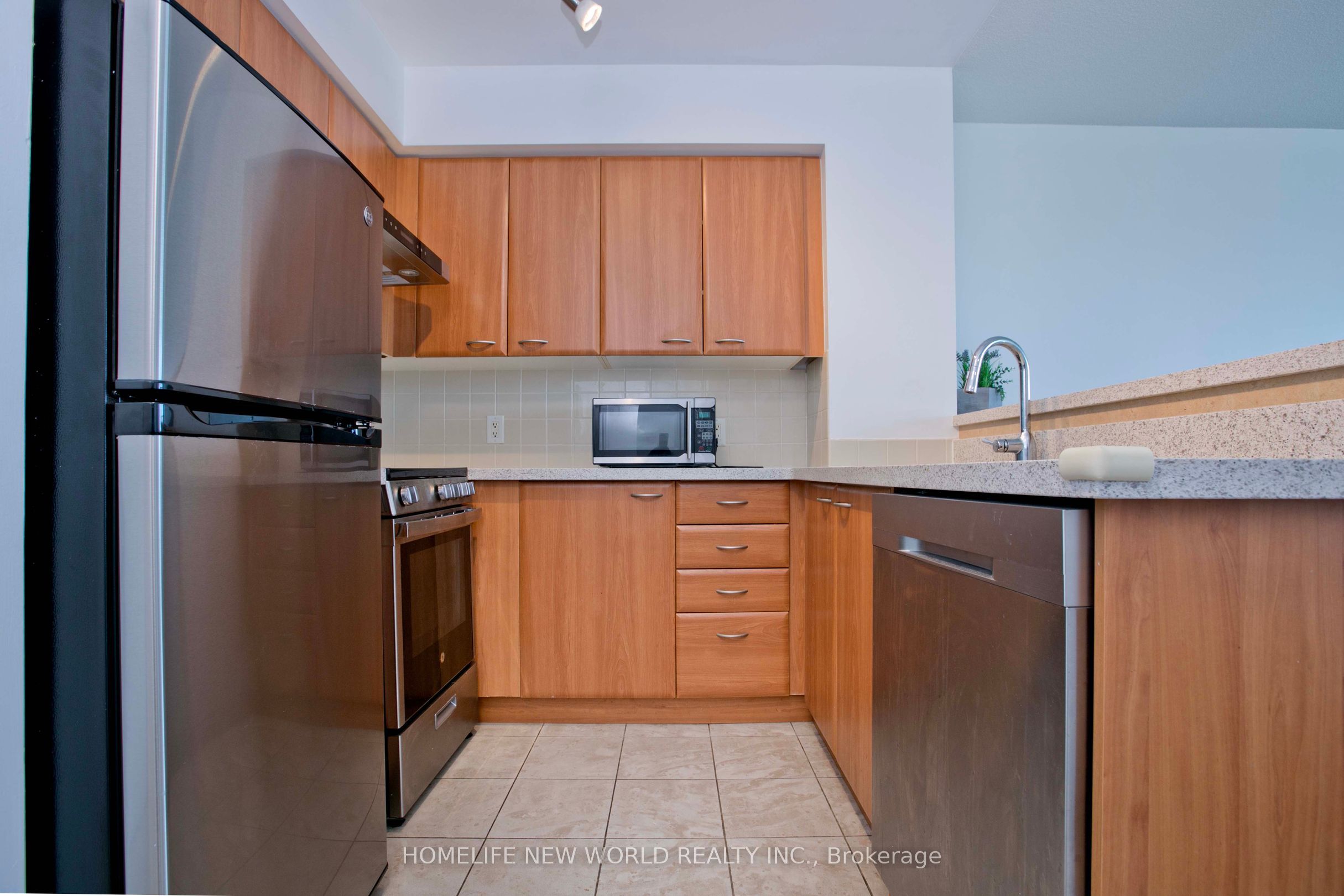 38 Lee Centre Drive 1110 Property Photo 10