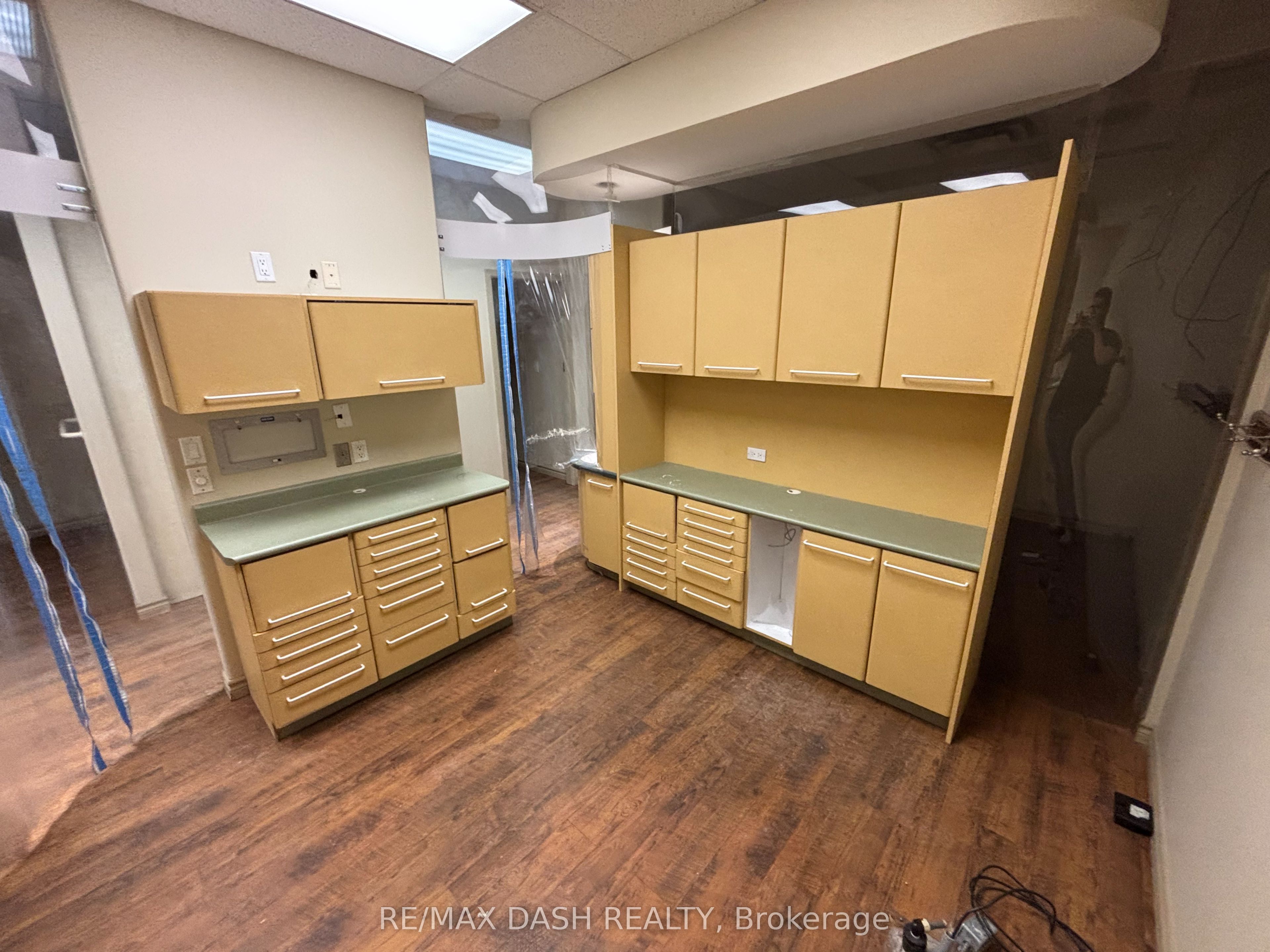 #6 - 4733 Steeles Avenue Property Photo 3