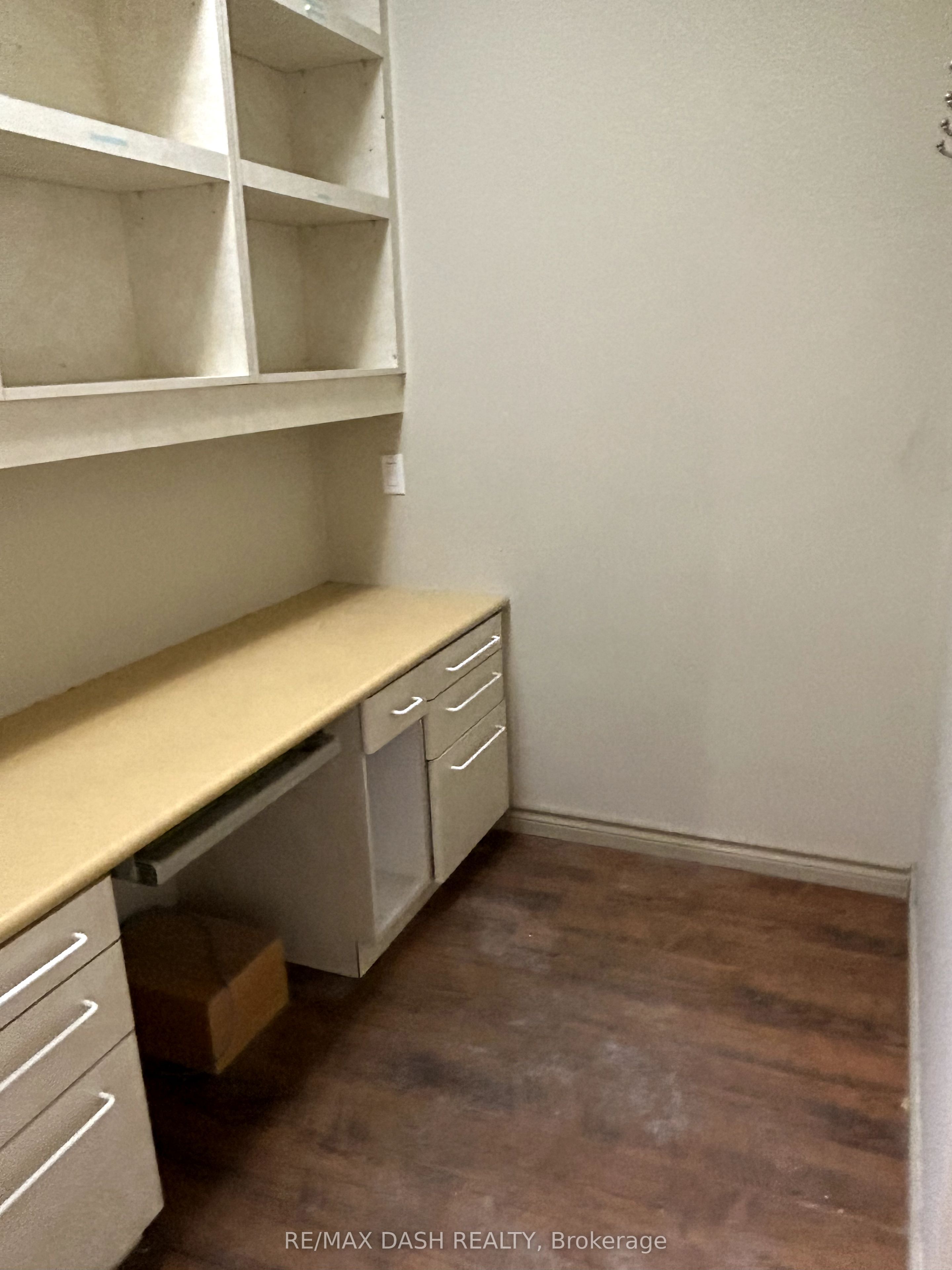 #6 - 4733 Steeles Avenue Property Photo 13