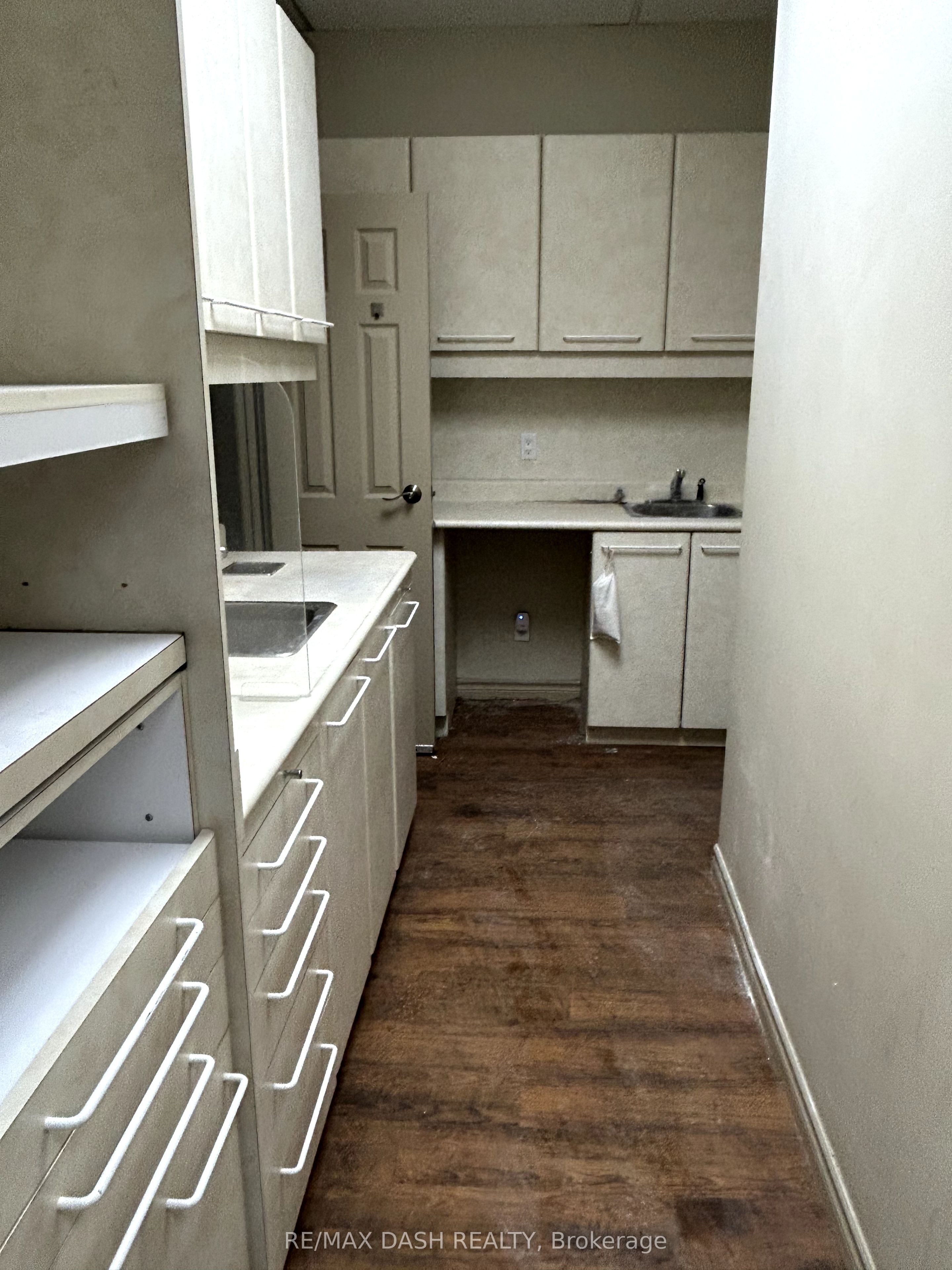 #6 - 4733 Steeles Avenue Property Photo 14