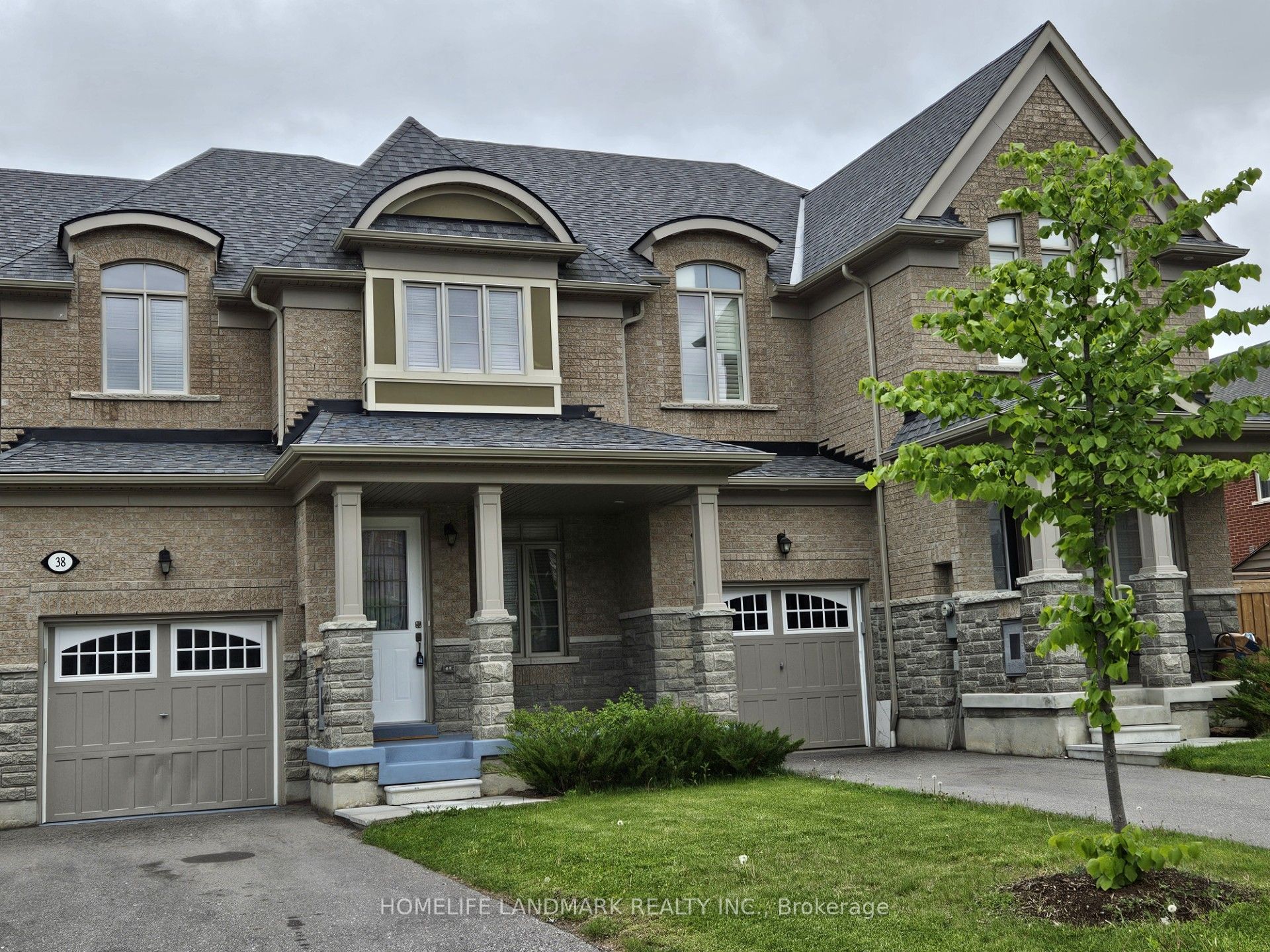 38 Workmens Circle Property Photo 1