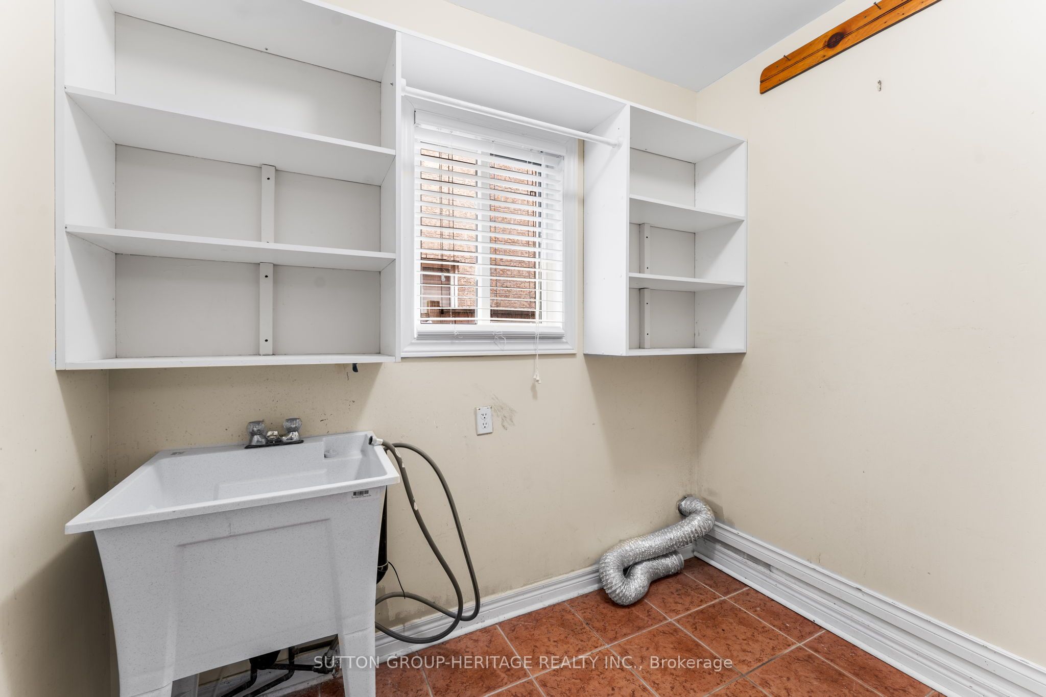 34 Ball Crescent Property Photo 7
