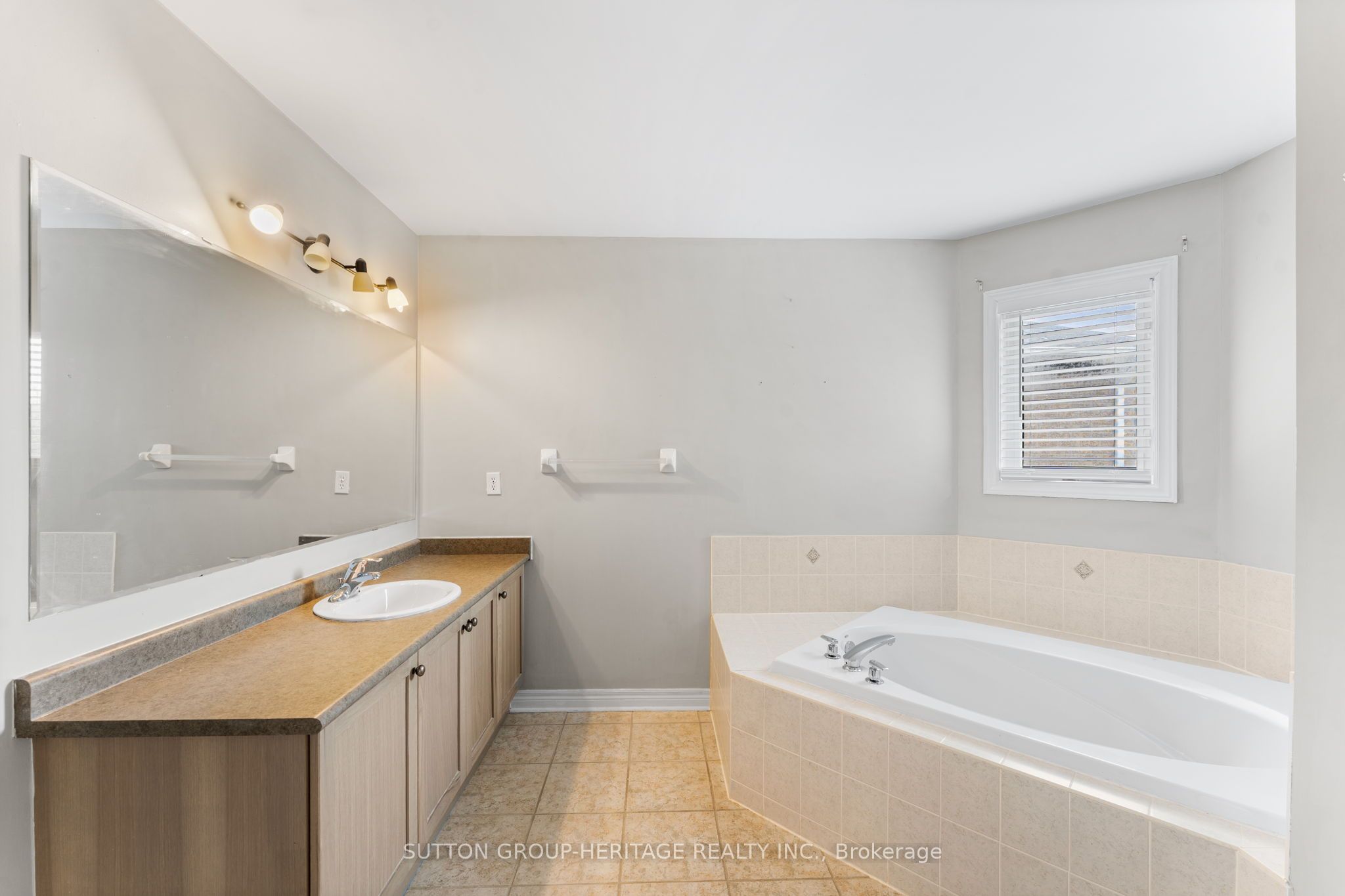 34 Ball Crescent Property Photo 19