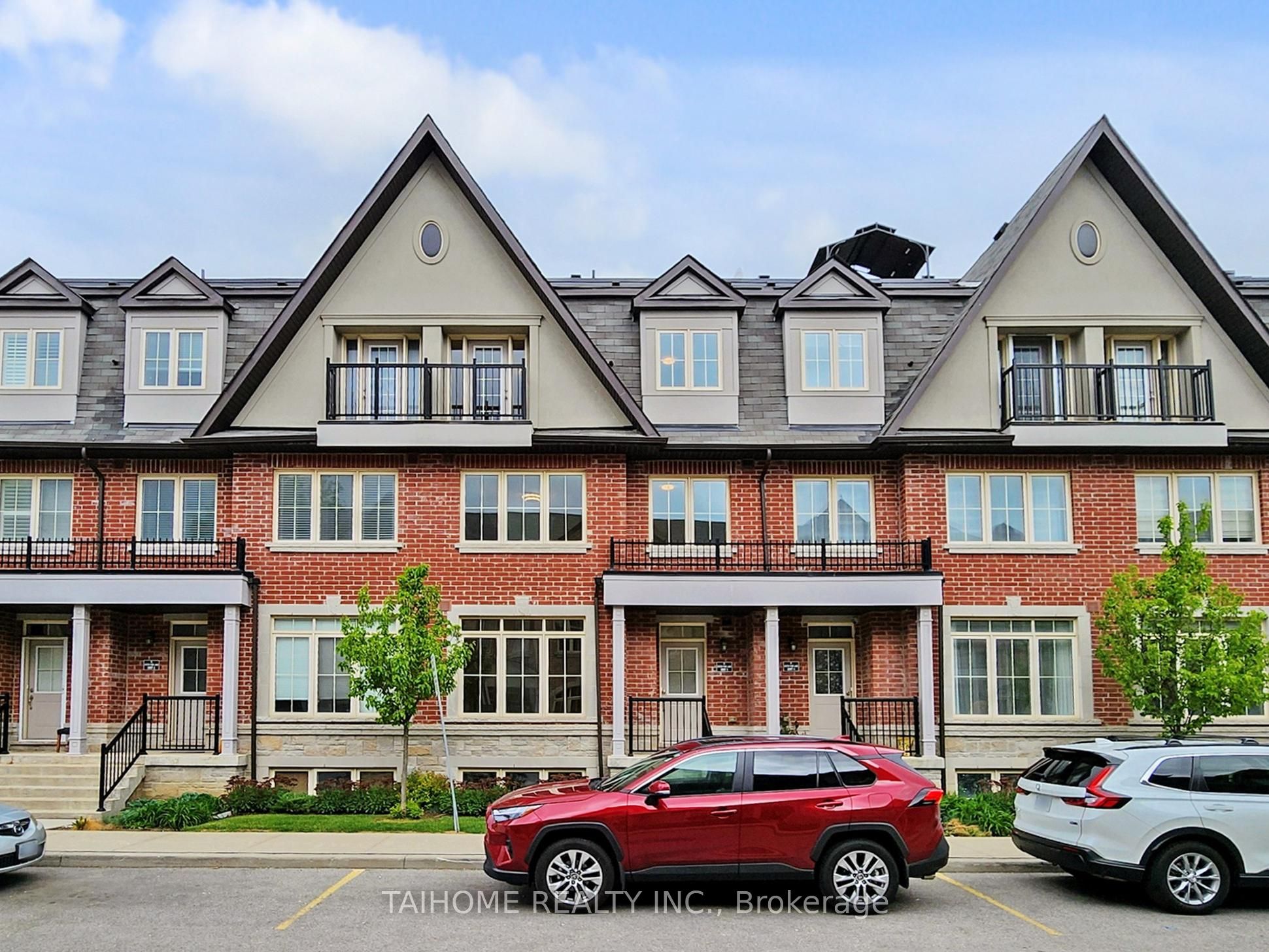 8 Eaton Park Lane 3 Property Photo 1