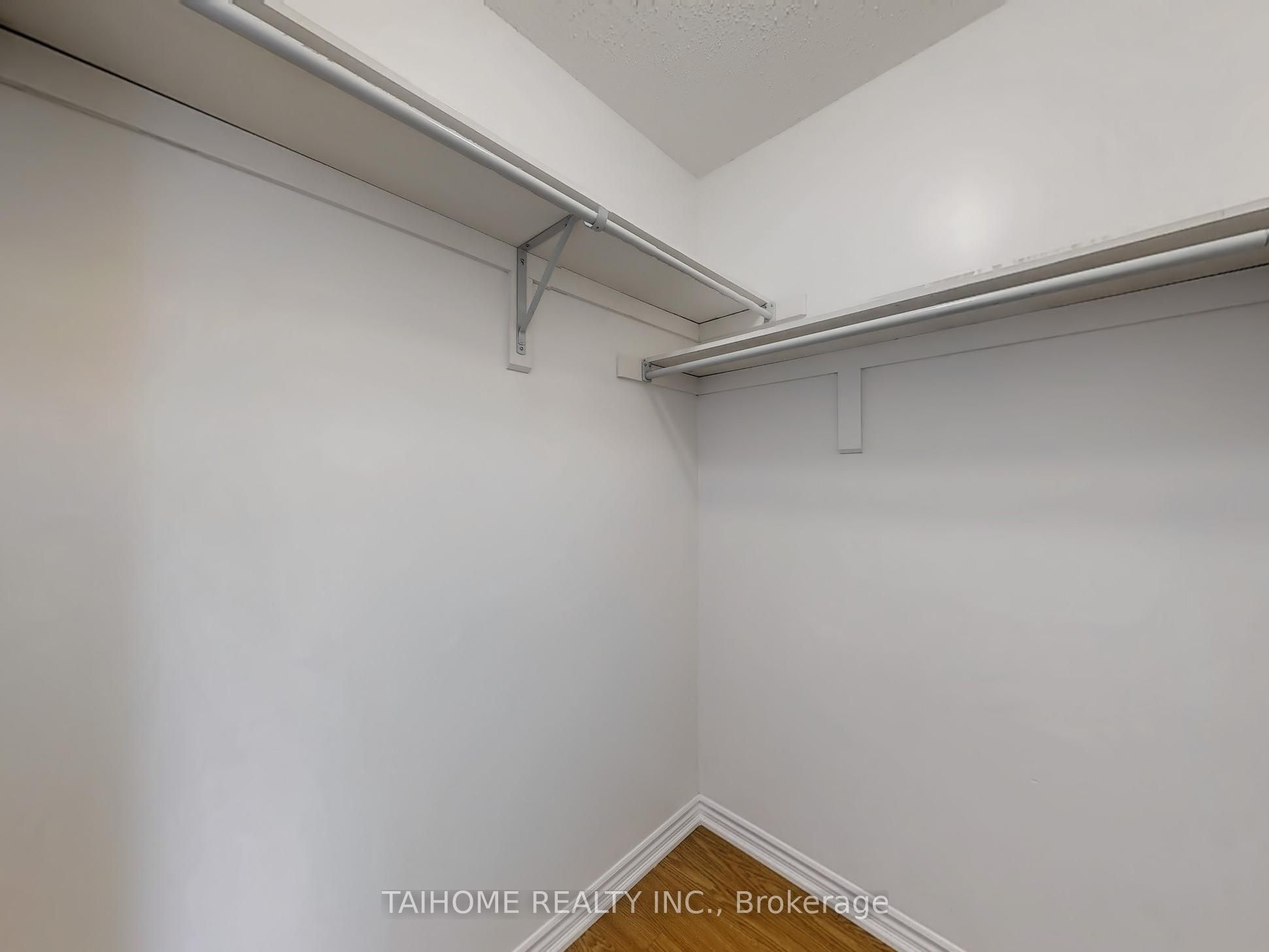 8 Eaton Park Lane 3 Property Photo 20