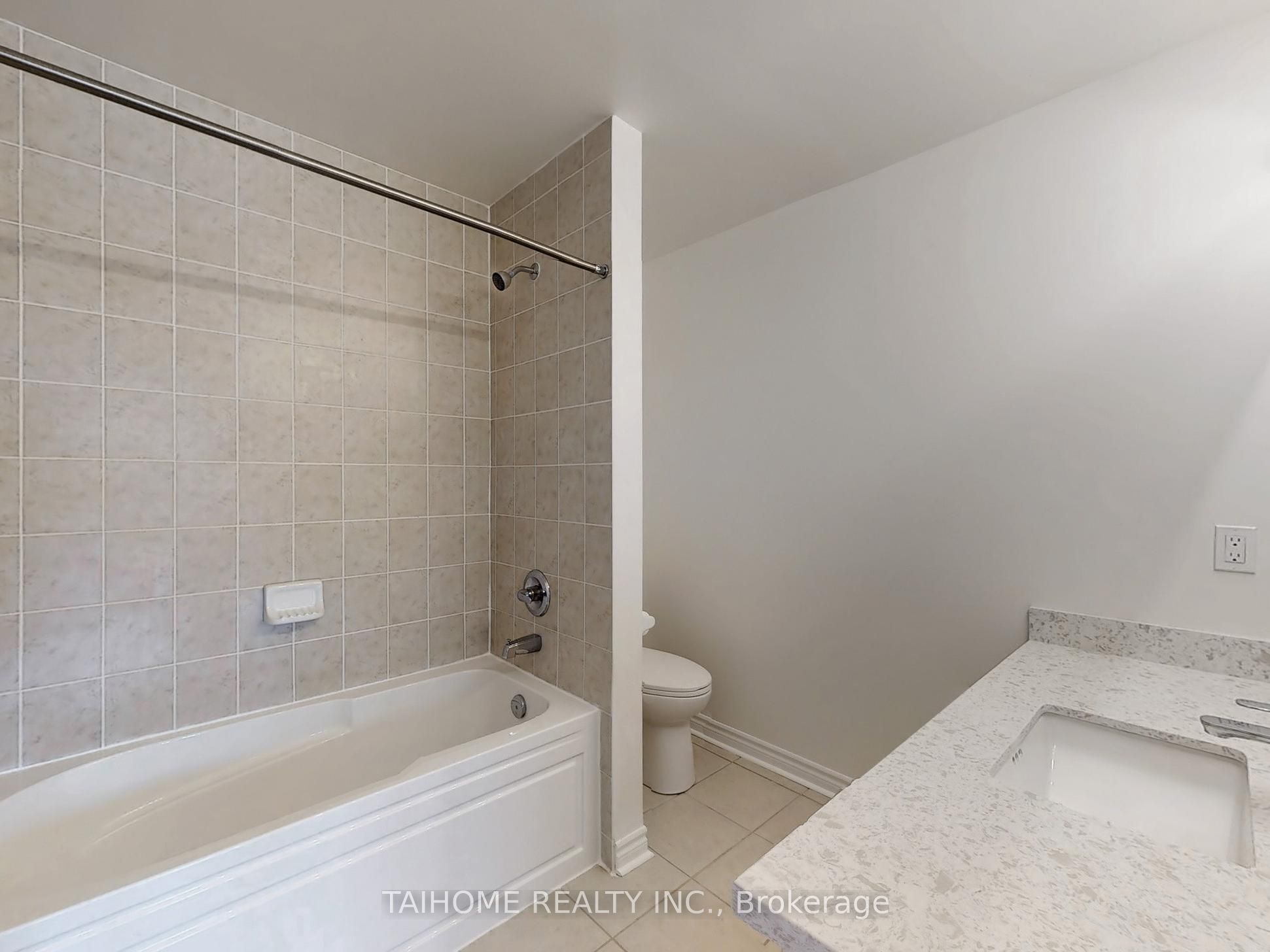 8 Eaton Park Lane 3 Property Photo 21