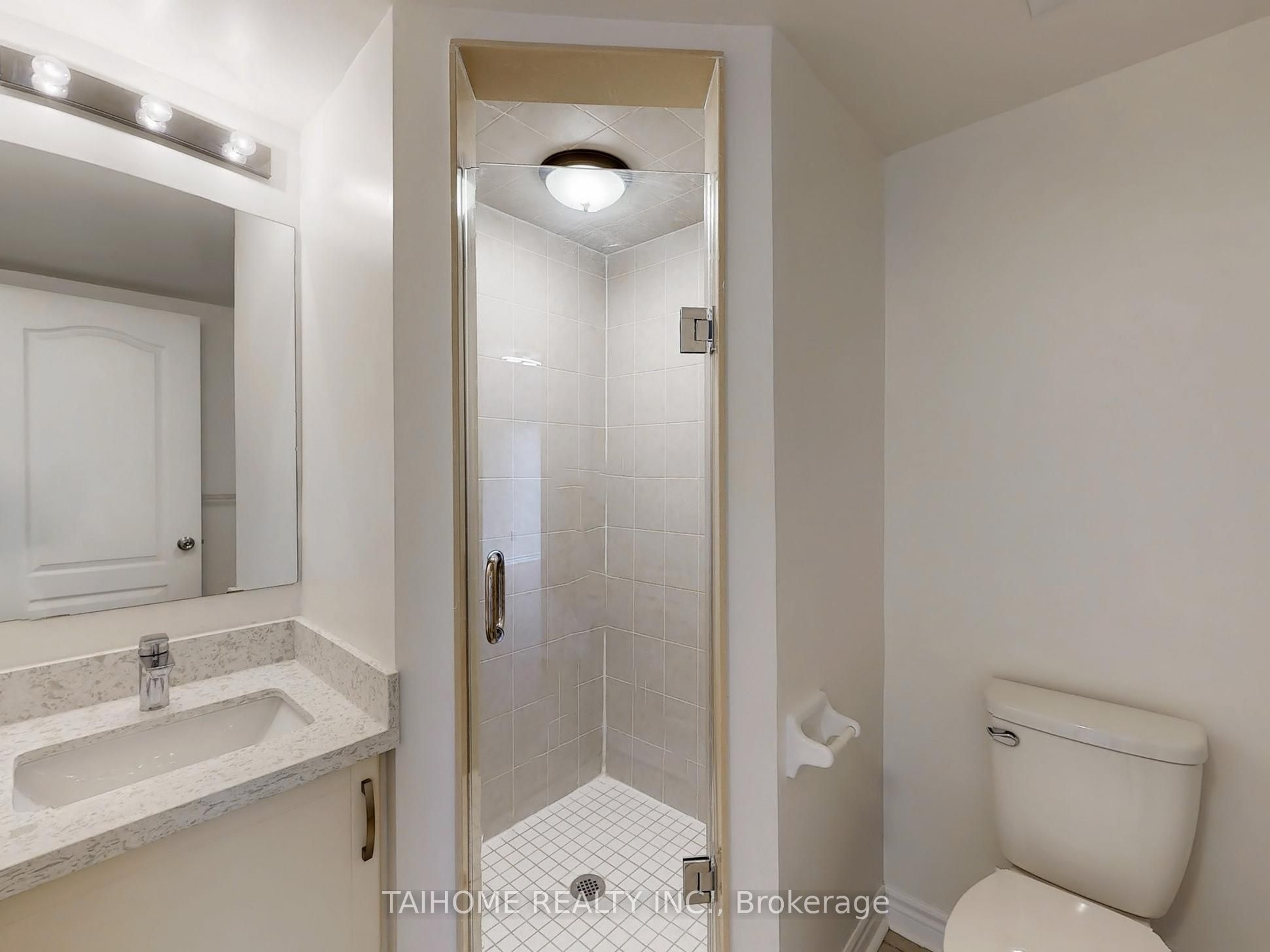 8 Eaton Park Lane 3 Property Photo 32