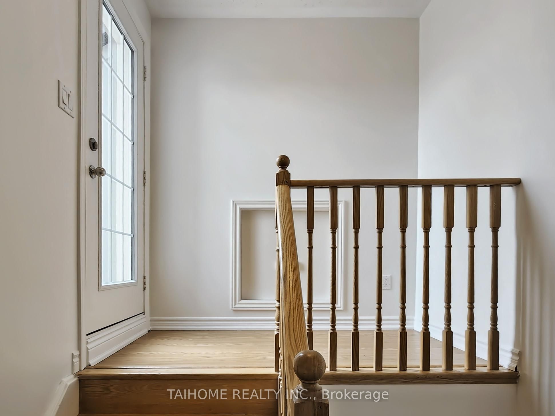 8 Eaton Park Lane 3 Property Photo 34