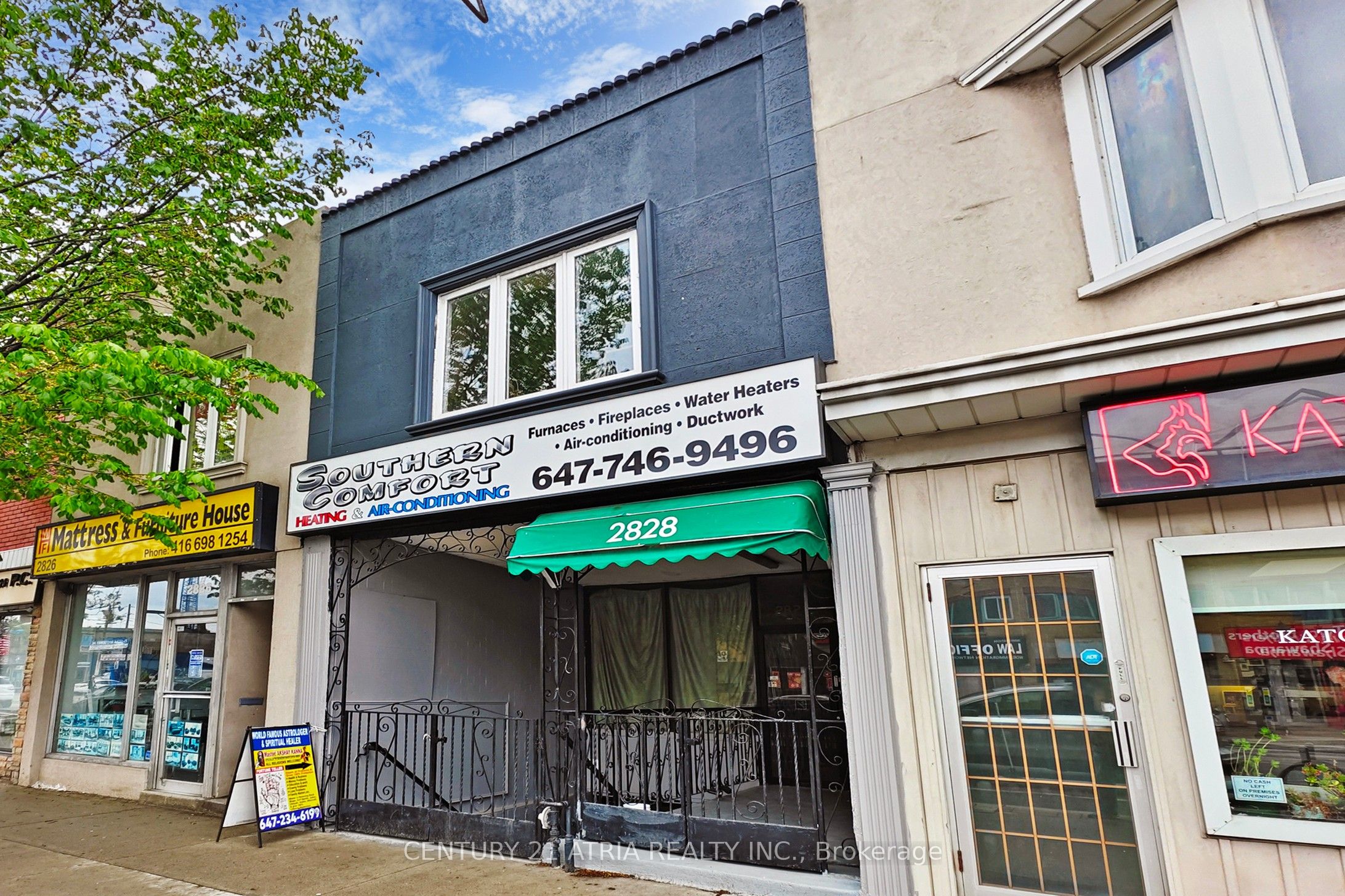 #lower - 2828 Danforth Avenue Property Photo 3
