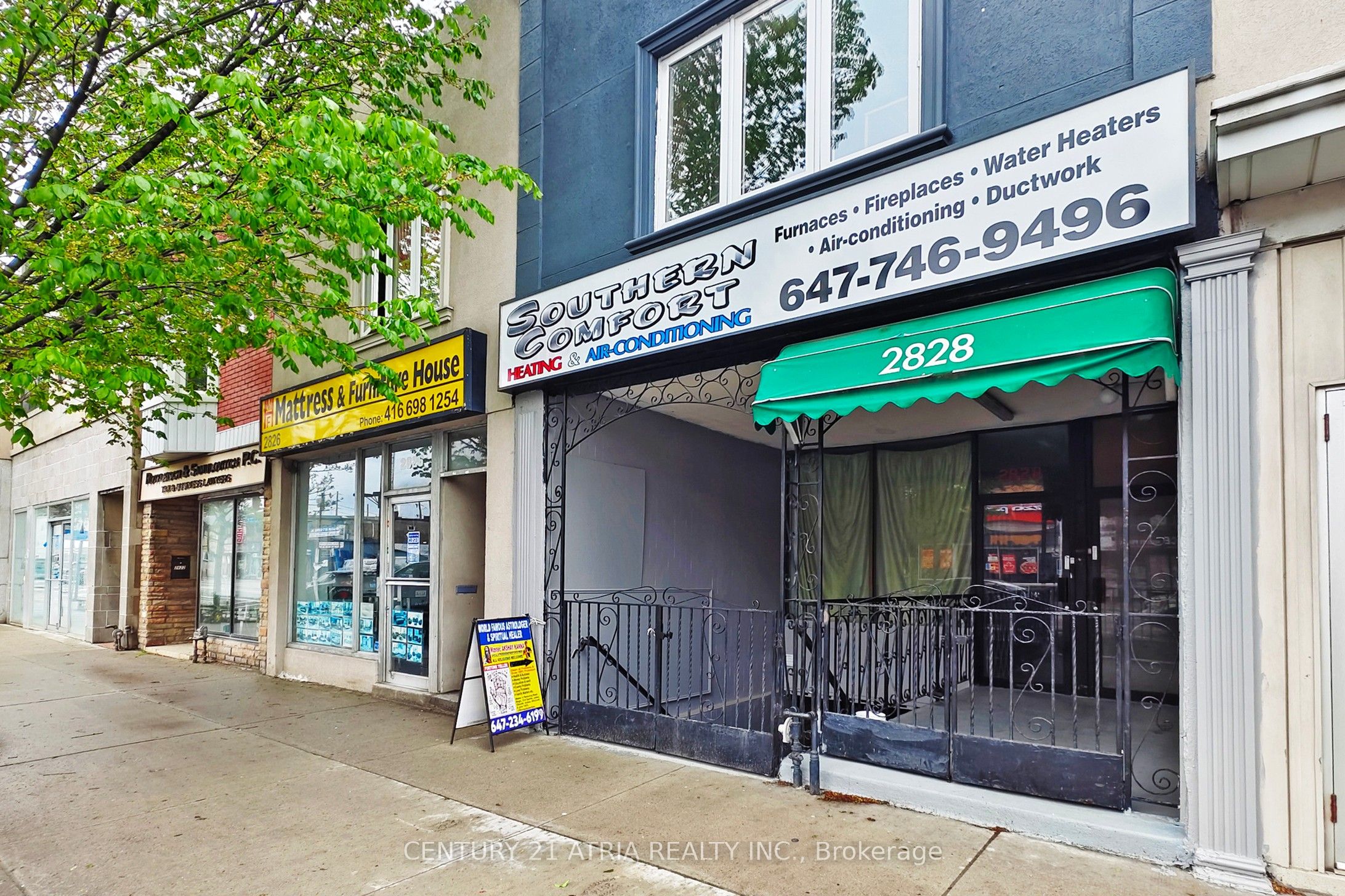 #lower - 2828 Danforth Avenue Property Photo 5