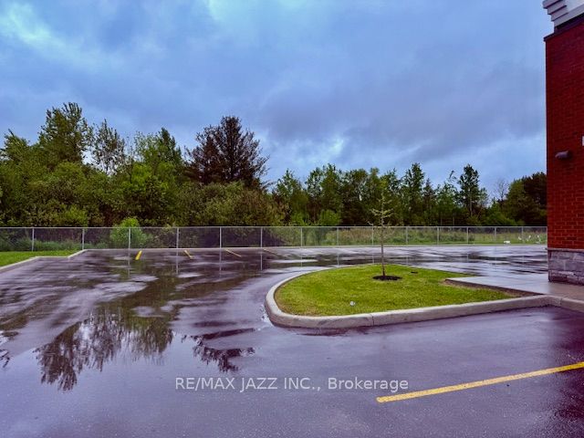 472 Taunton Rd W Property Photo 10