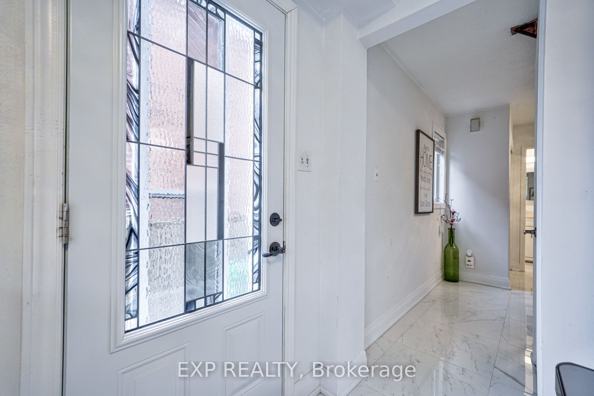 32 Parade Square Property Photo 2