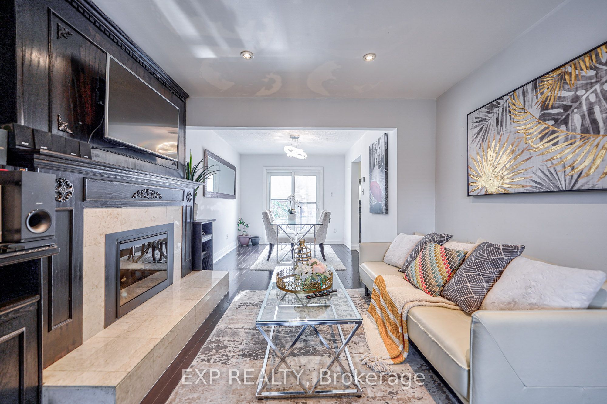 32 Parade Square Property Photo 7