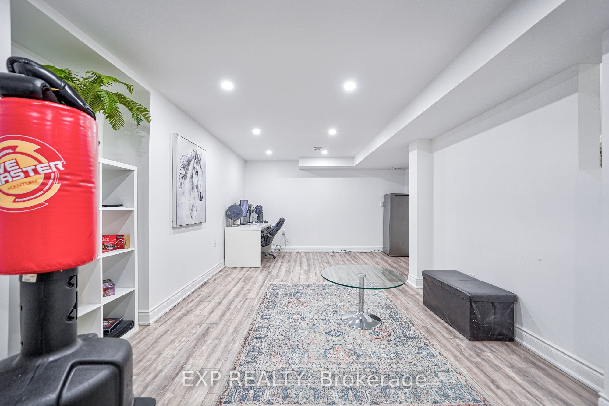 32 Parade Square Property Photo 20