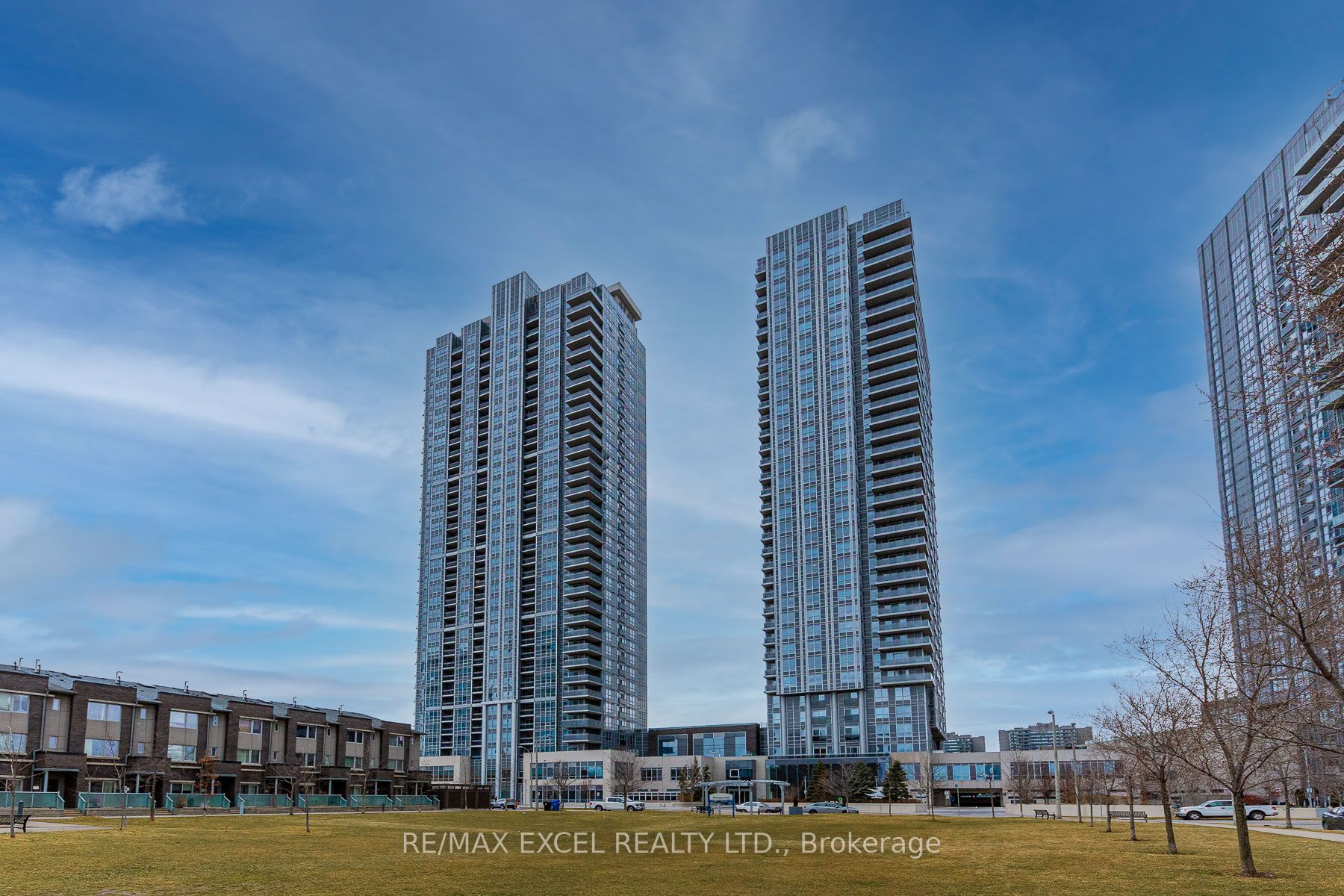#1618 - 275 Village Green Square Property Photo 1