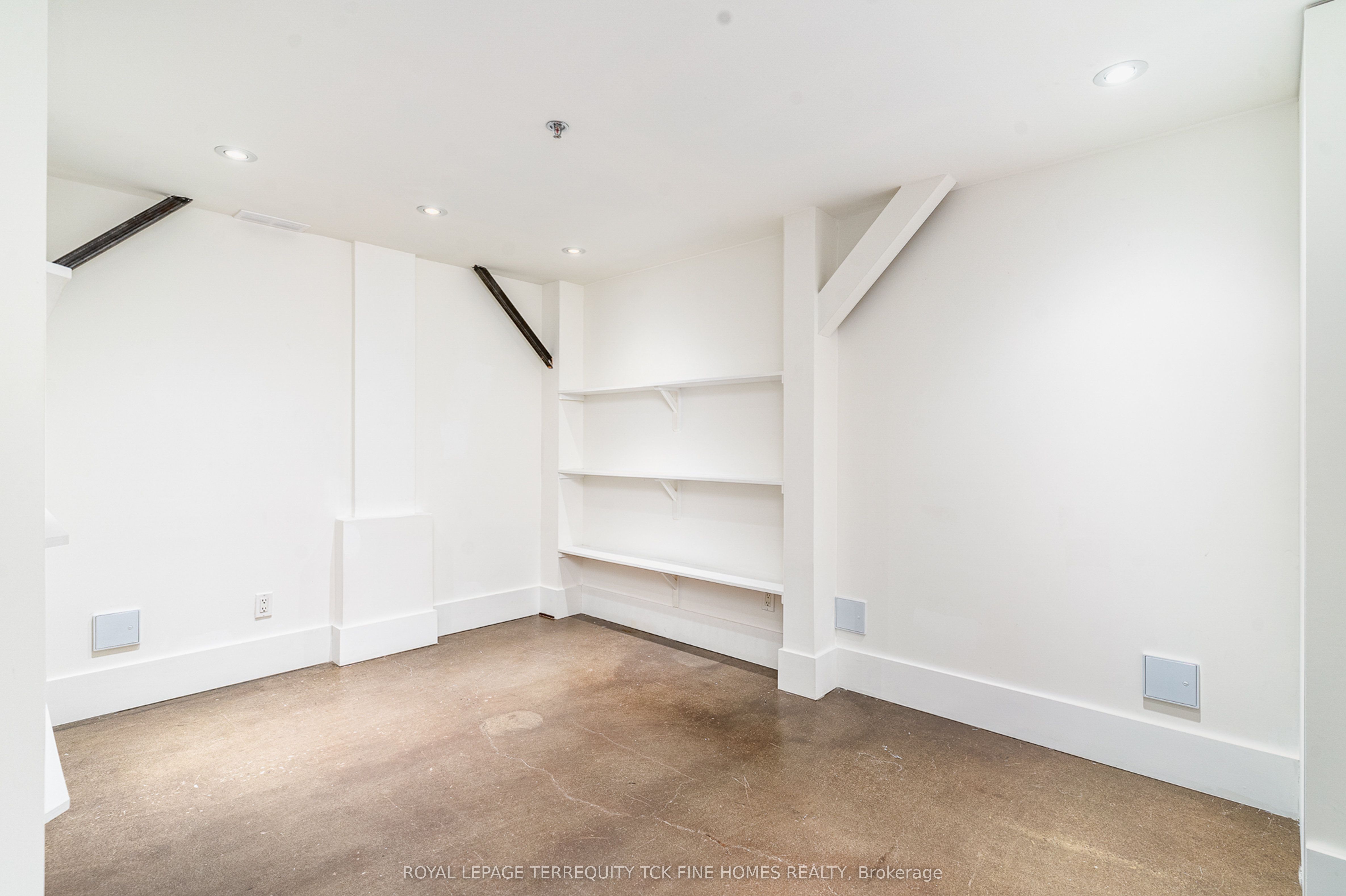 1173 Dundas Street E 225 Property Photo 19