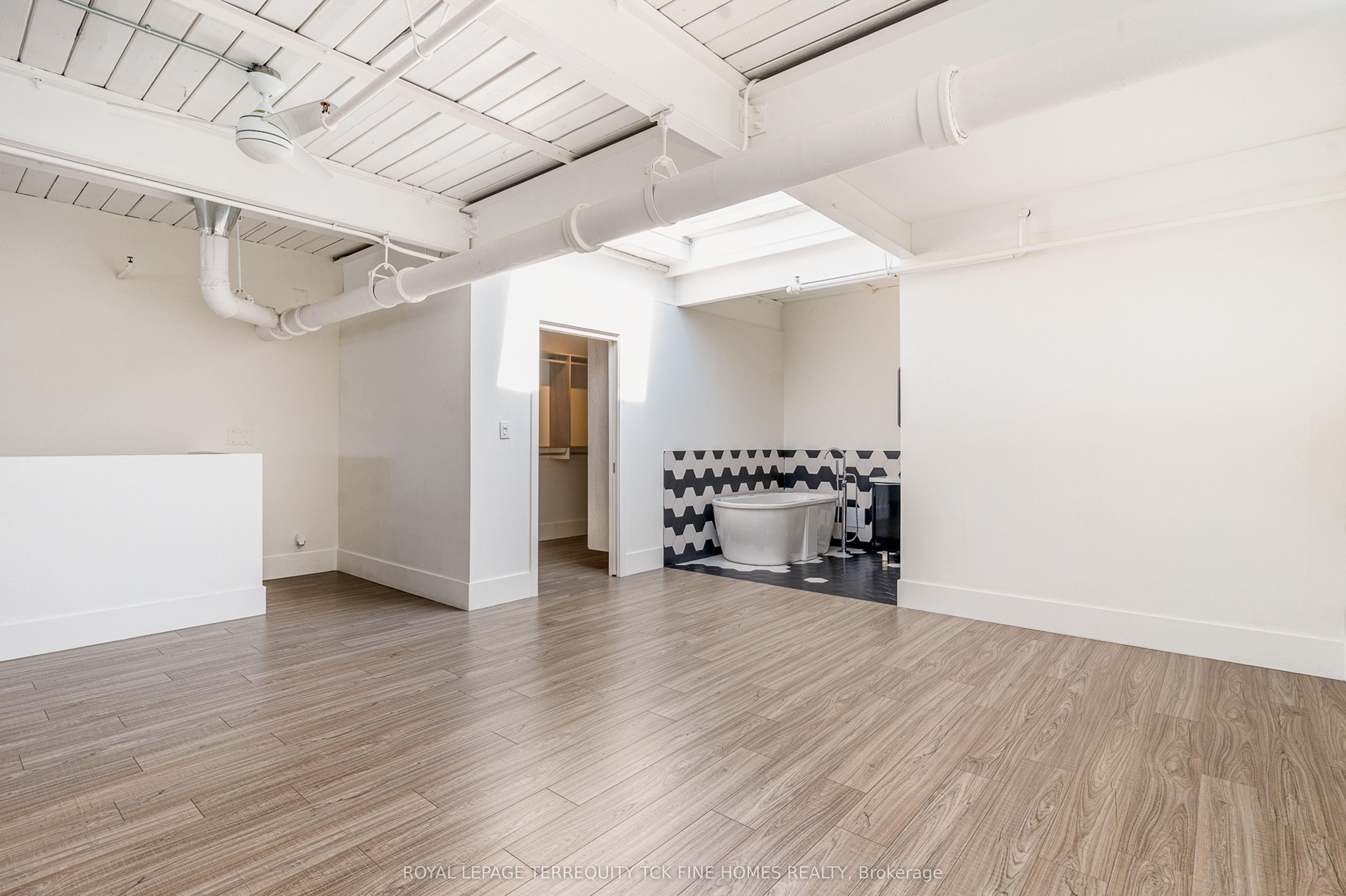 1173 Dundas Street E 225 Property Photo 23