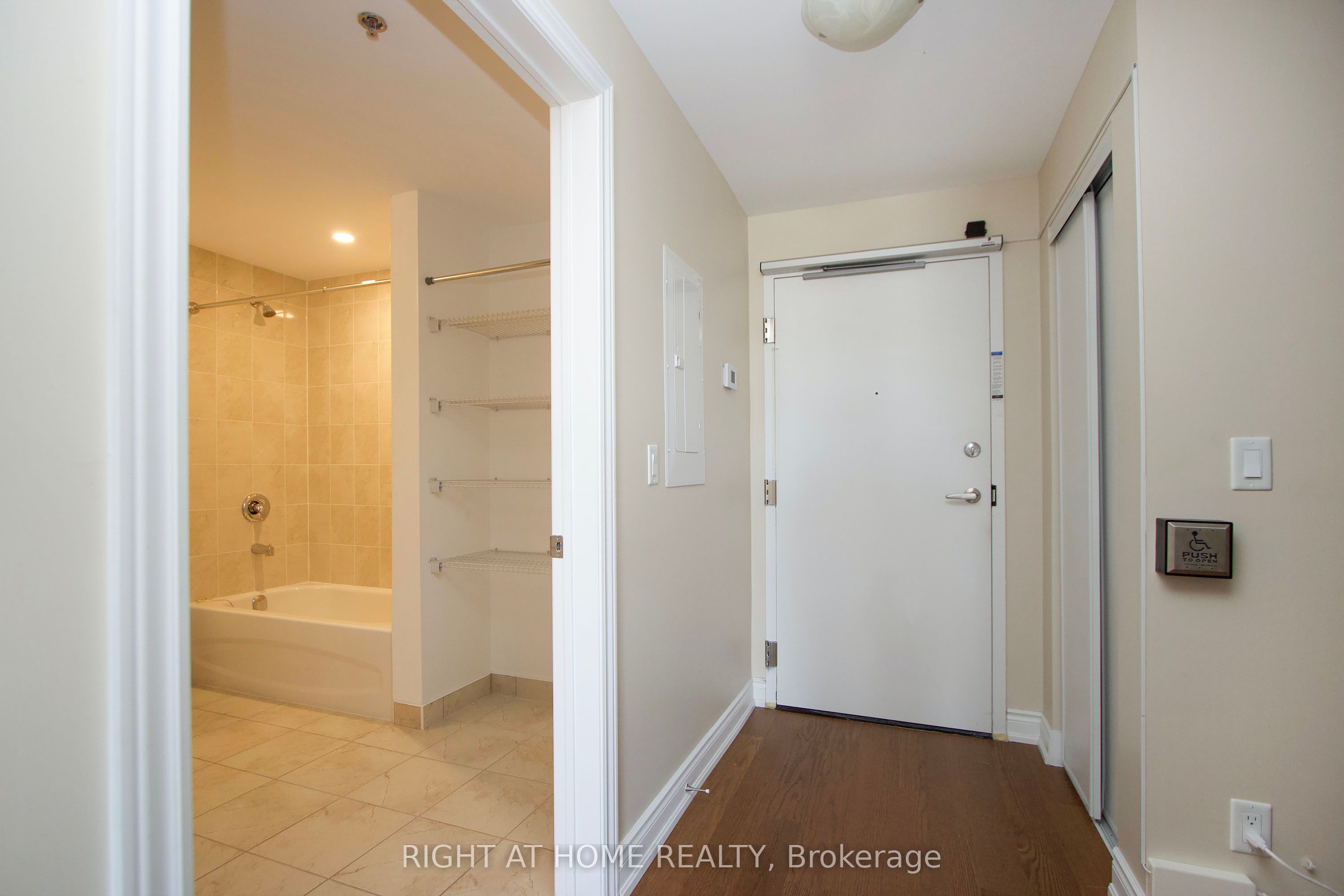 21 Brookhouse Drive 405 Property Photo 6