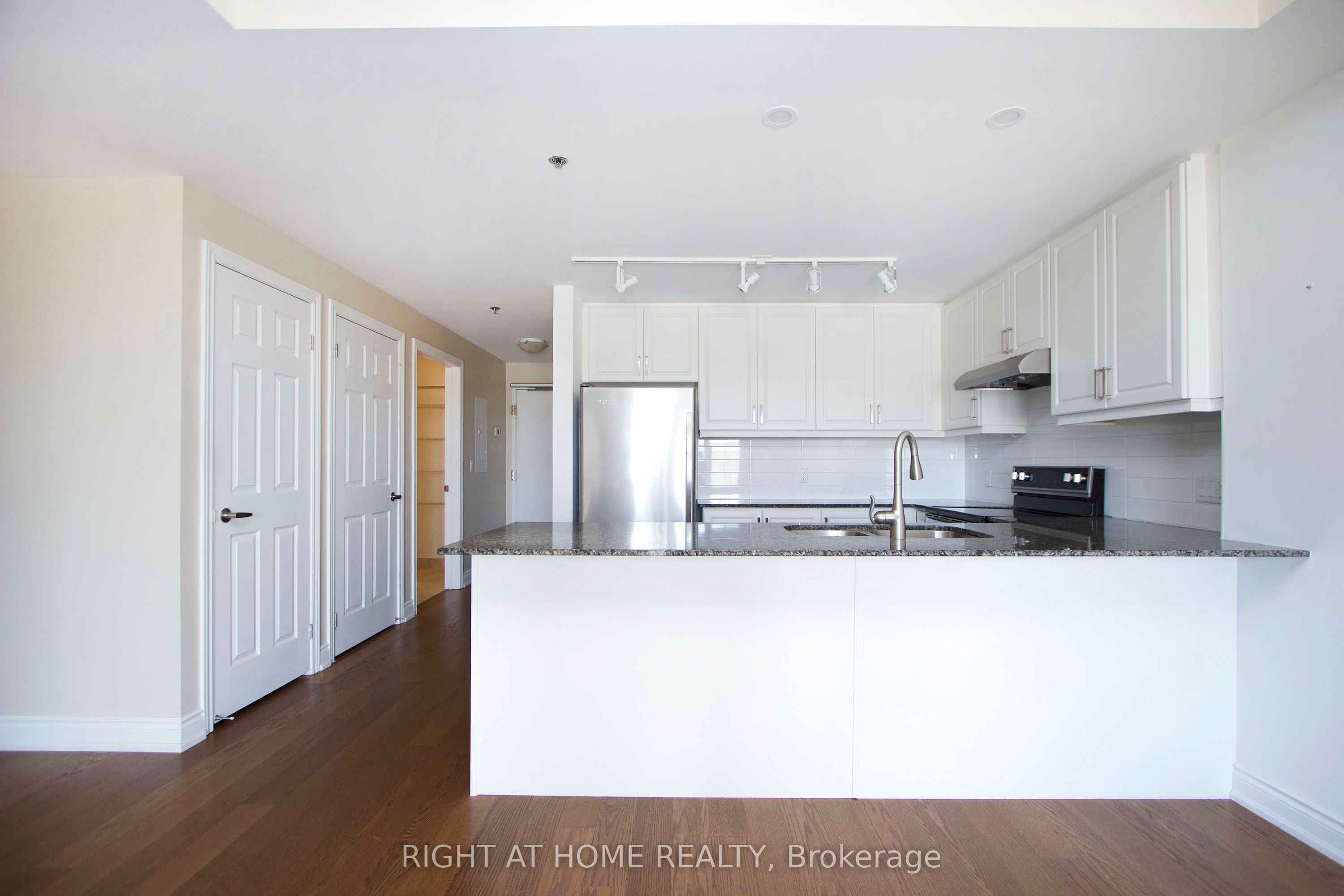 21 Brookhouse Drive 405 Property Photo 15