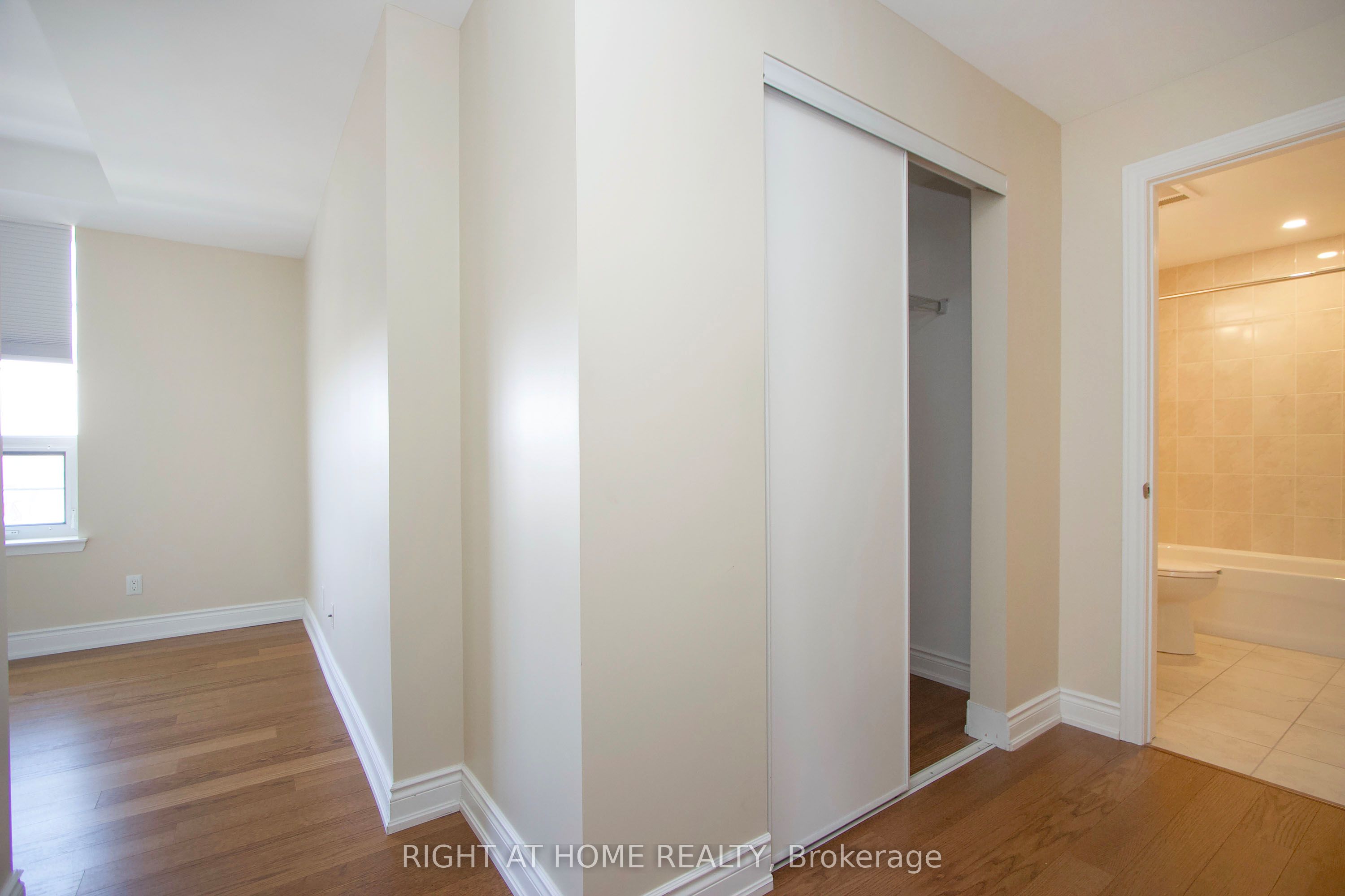 21 Brookhouse Drive 405 Property Photo 19