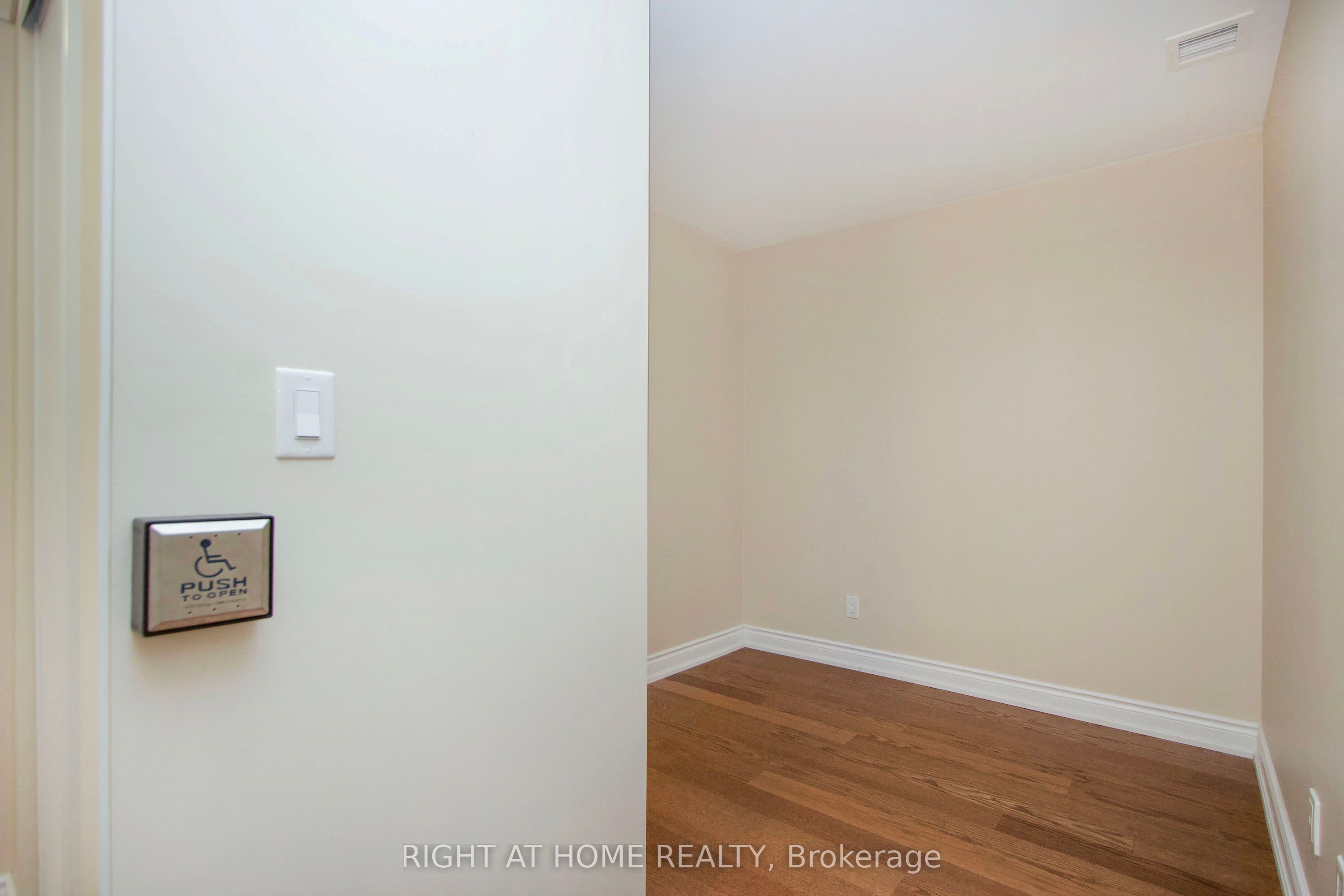21 Brookhouse Drive 405 Property Photo 21