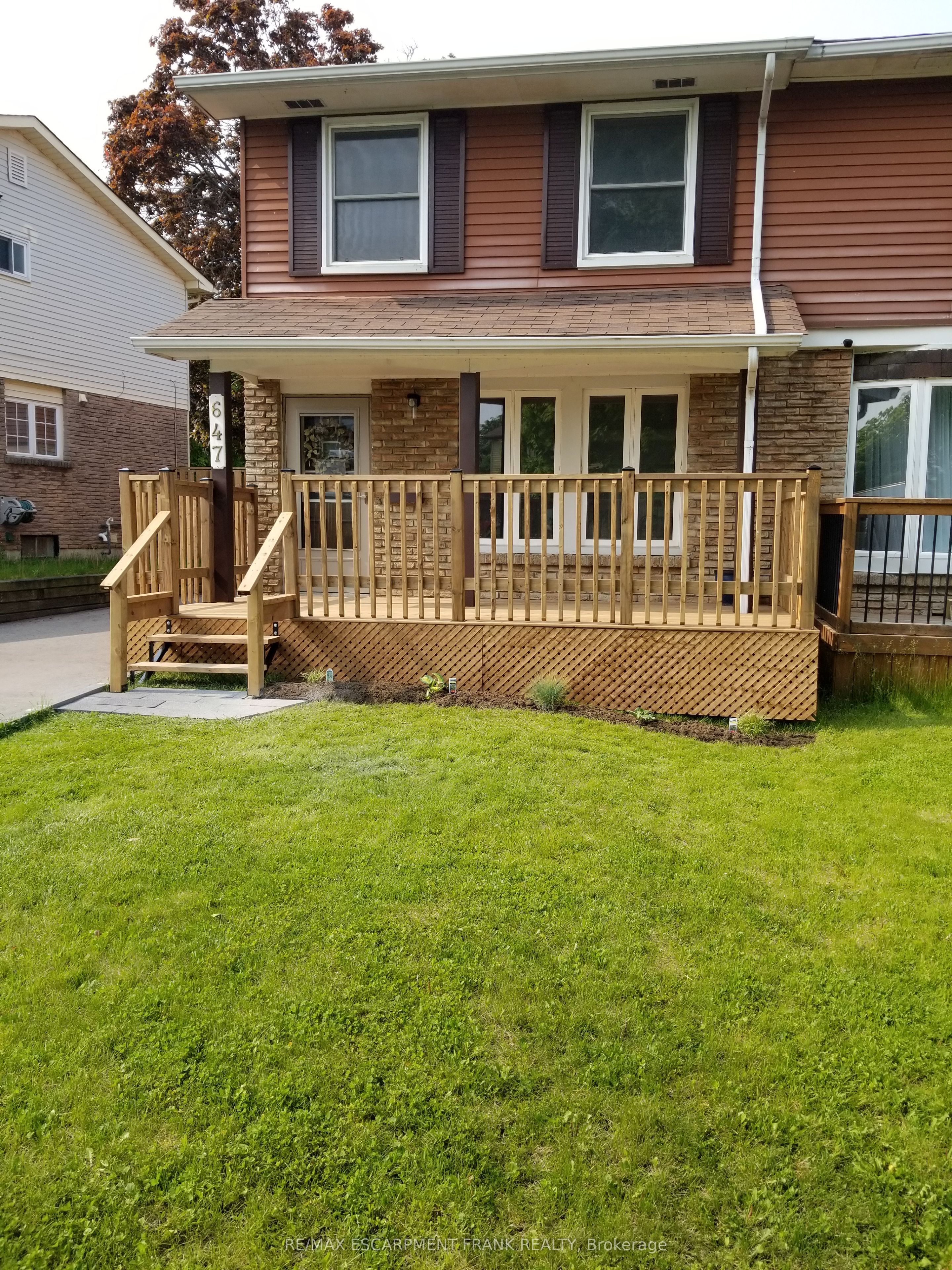 647 Balsam Crescent Property Photo 1