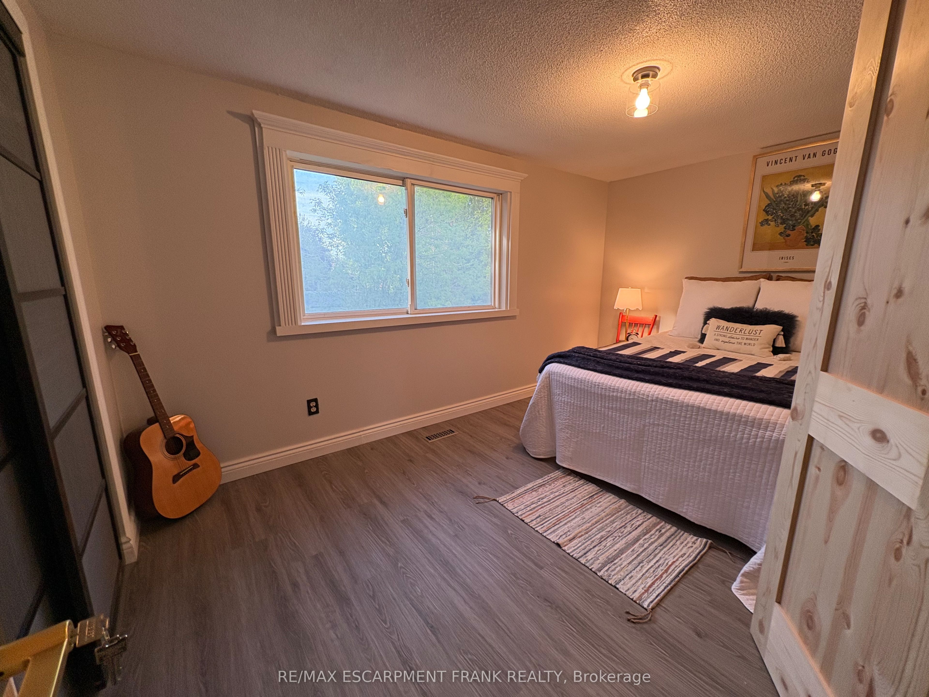647 Balsam Crescent Property Photo 17