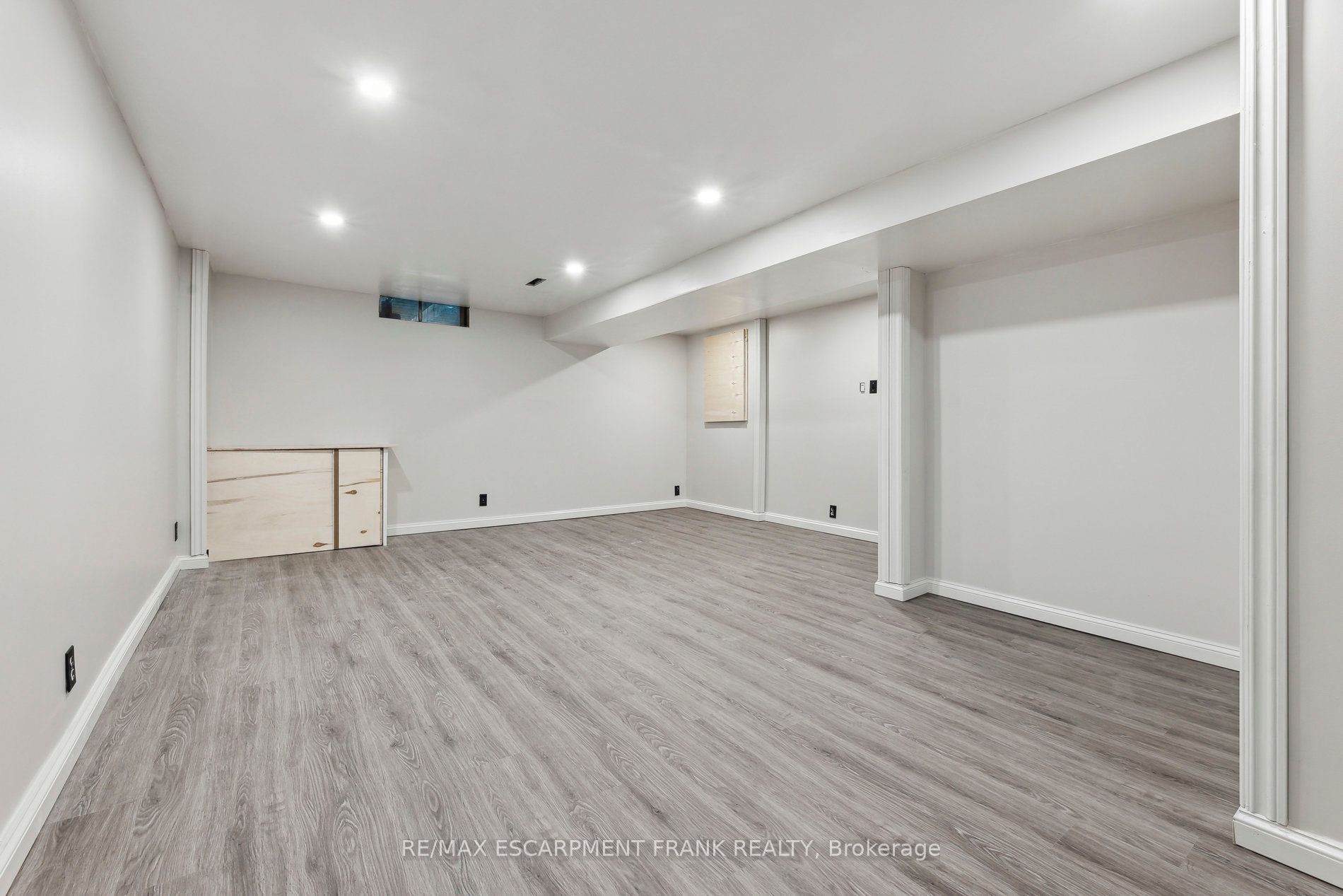 647 Balsam Crescent Property Photo 24