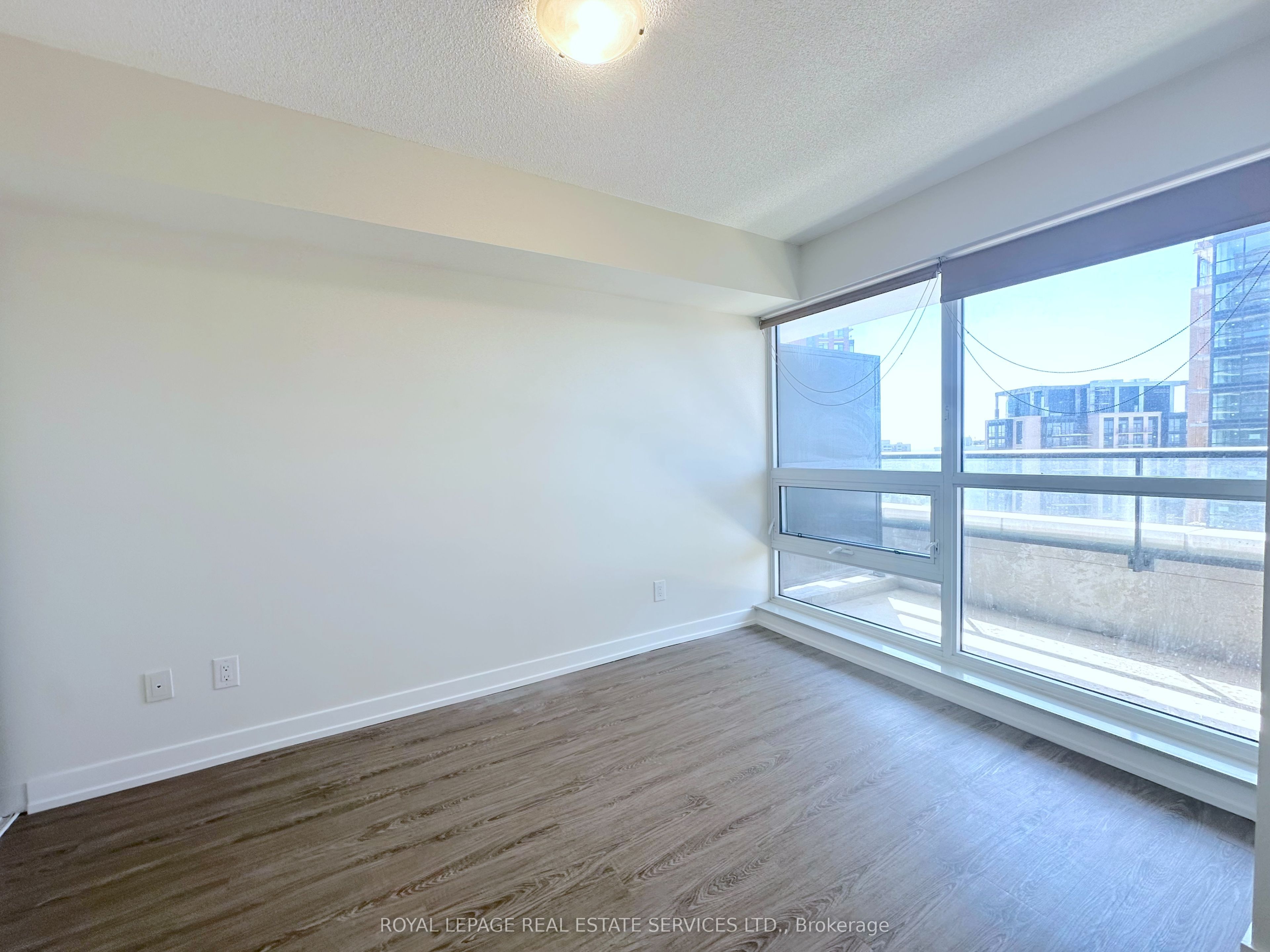 73 Bayly St W Property Photo 6