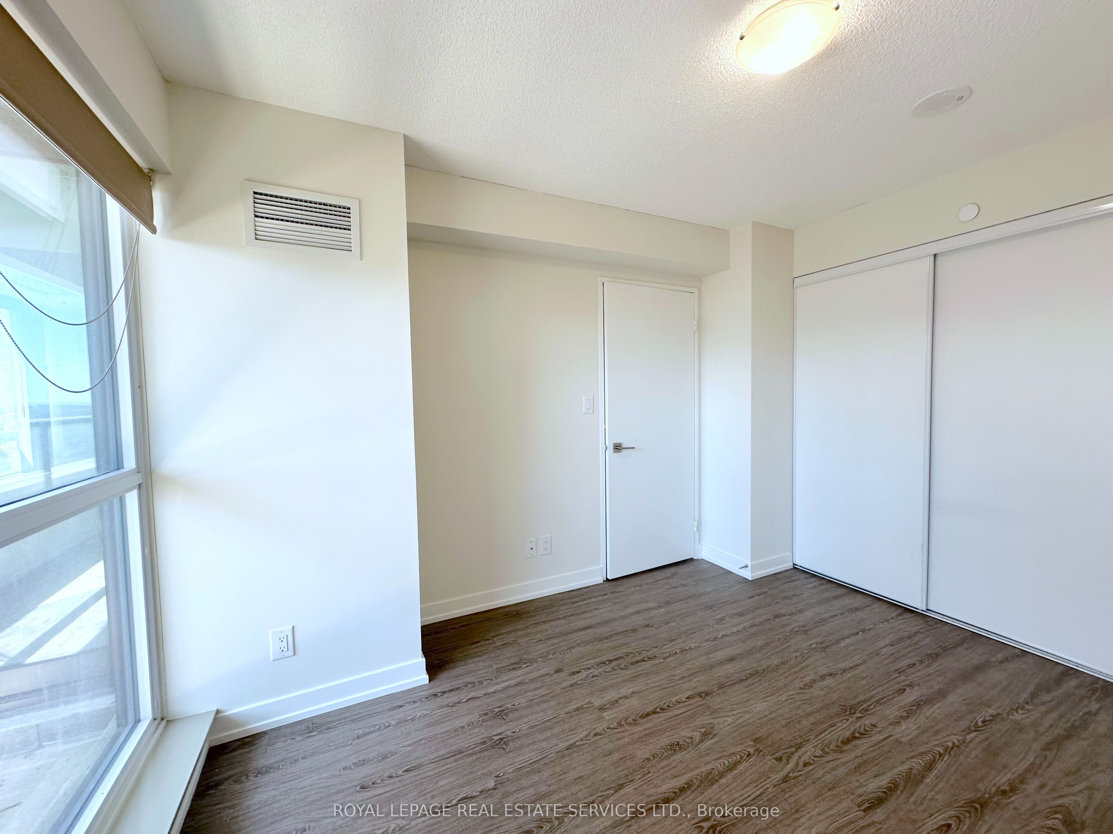 73 Bayly St W Property Photo 7