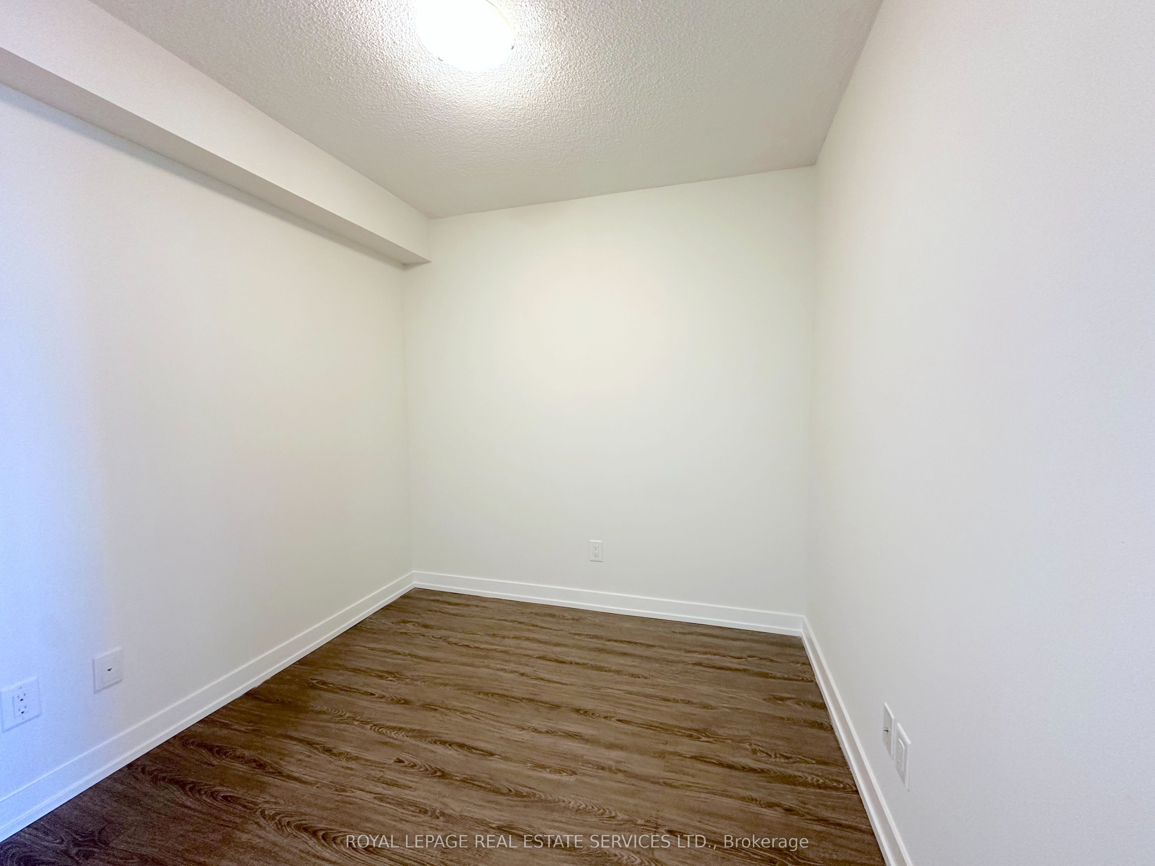 73 Bayly St W Property Photo 9